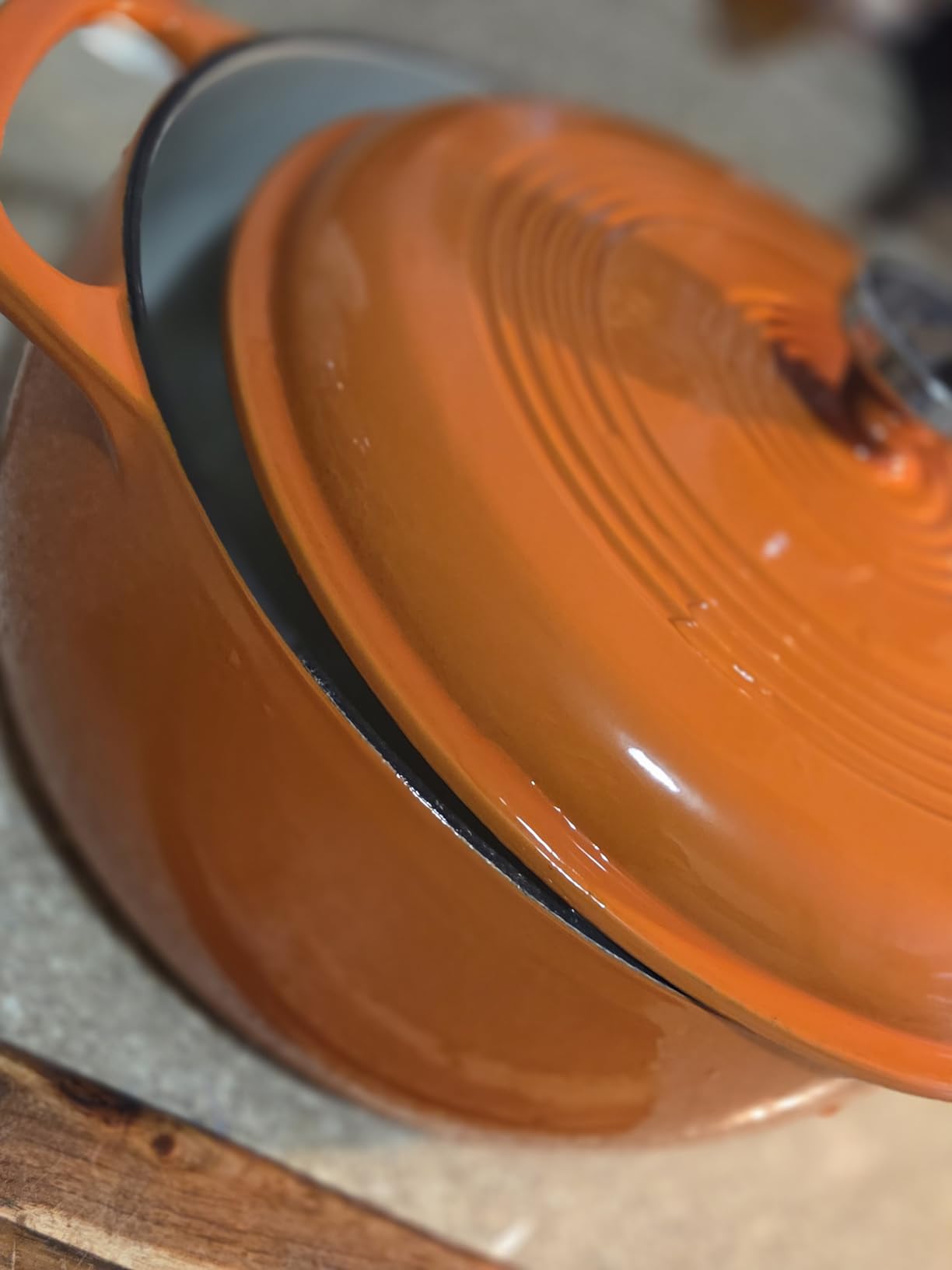Lodge Essential Enamel Cast Iron Dutch Oven, 6 Quart, Island Spice Red | Ideal for Bread Baking, Braising, Marinating & Slow Cooking, Features Moisture-Sealing Lid & Dual Handles customer photo 2