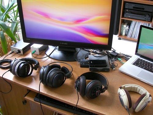 beyerdynamic DT 990 Pro 250 ohm Over-Ear Studio Headphones for Mixing, Mastering, and Editing Customer Review beyerdynamic DT 990 Pro 250 ohm Over-Ear Studio Headphones for Mixing, Mastering, and Editing - Customer Photo 2