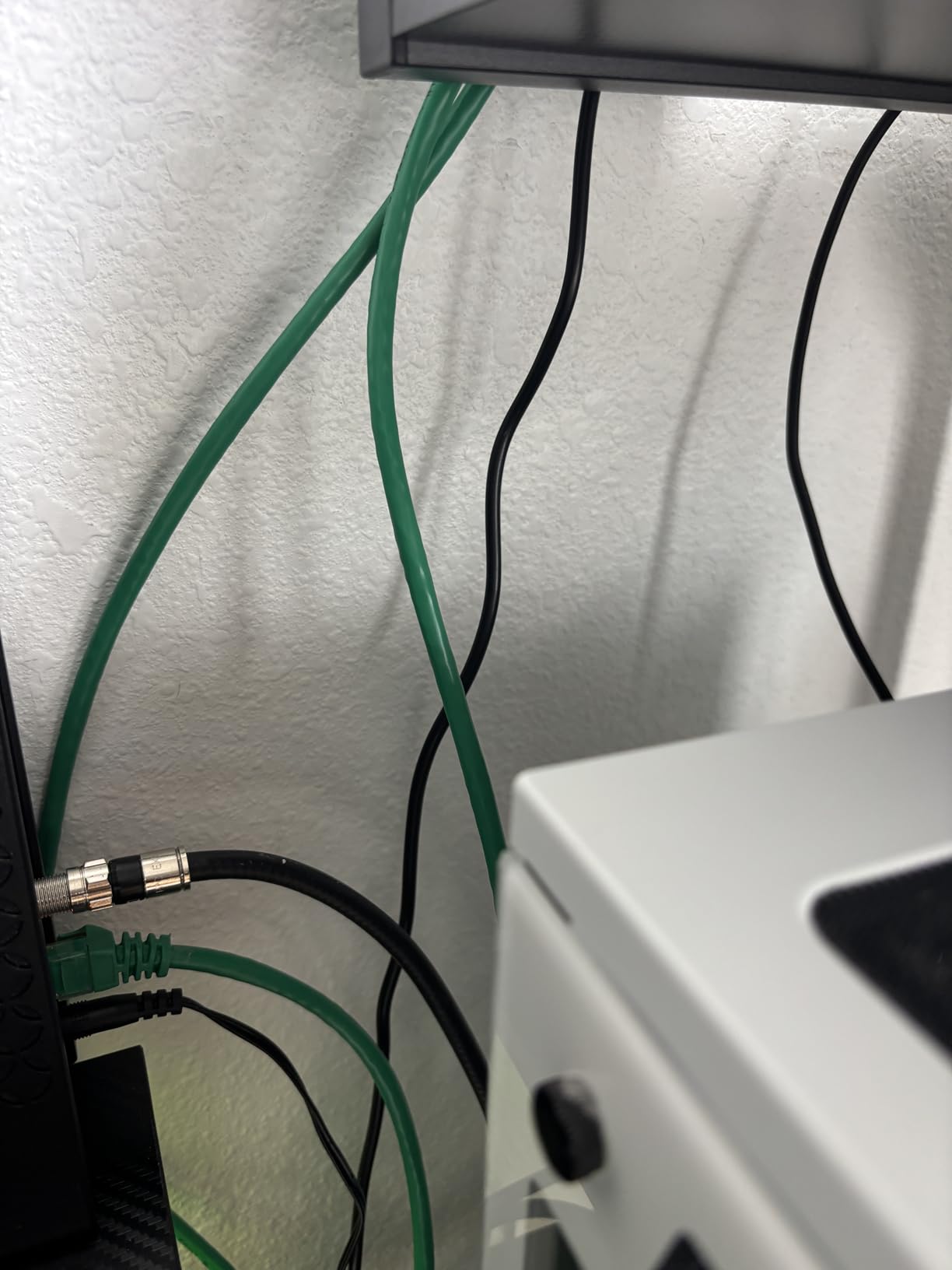 Cable Matters 10Gbps Snagless Cat 6 Ethernet Cable - 25ft, Cat 6 Cable, Cat6 Cord, Ethernet Cord, Black Customer Review Cable Matters 10Gbps Snagless Cat 6 Ethernet Cable - 25ft, Cat 6 Cable, Cat6 Cord, Ethernet Cord, Black - Customer Photo 1
