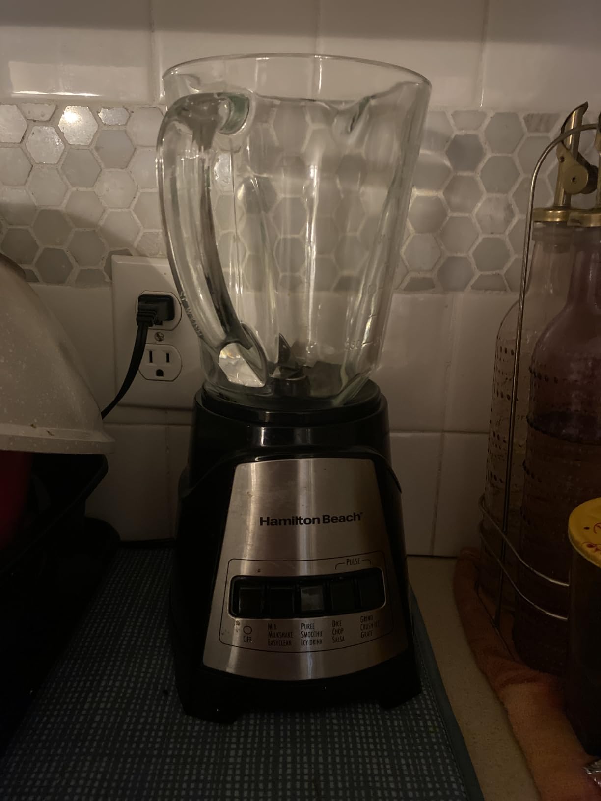 Hamilton Beach Power Elite Wave Action Blender For Smoothies, 40 Oz Glass Jar, 12 Functions Including Puree, Crush Ice, 700 Watts - Black (58148A) customer photo 2