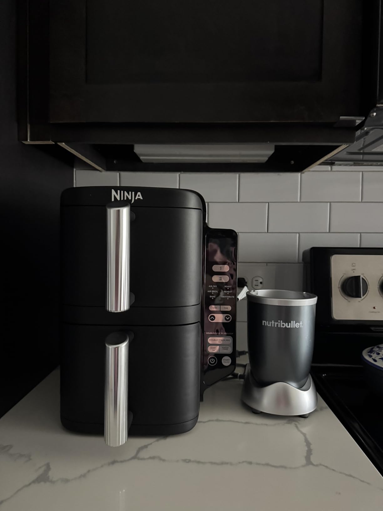 Nutribullet Personal Blender, Shakes, Smoothies, Food Prep, and Frozen Blending, 24 Ounces, 600 Watt, Dark Gray, NBR-0601WM customer photo 1