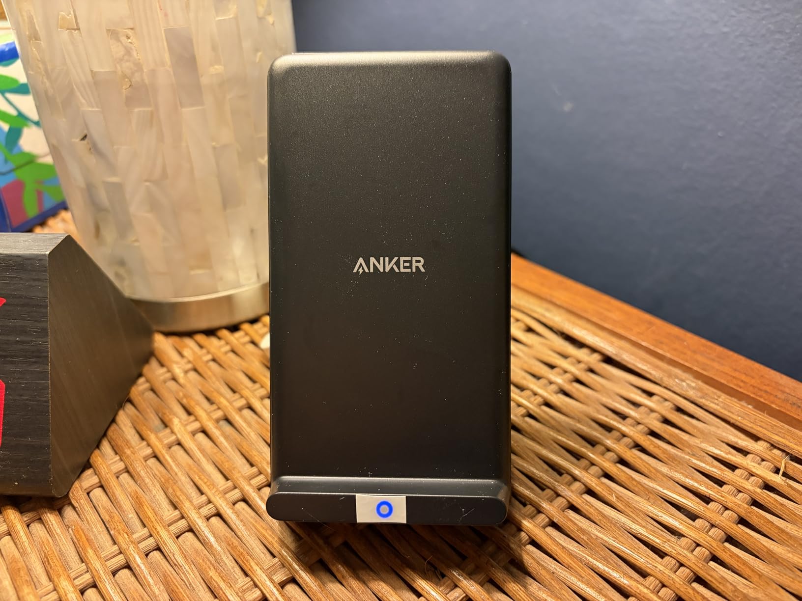 Anker 313 Wireless Charger (Stand), Qi-Certified for iPhone 17/17/17 Pro/17 Pro Max/15/14/13, 10W Fast-Charging Galaxy S23 S22 S21(No AC Adapter) Customer Review Anker 313 Wireless Charger (Stand), Qi-Certified for iPhone 17/17/17 Pro/17 Pro Max/15/14/13, 10W Fast-Charging Galaxy S23 S22 S21(No AC Adapter) - Customer Photo 1