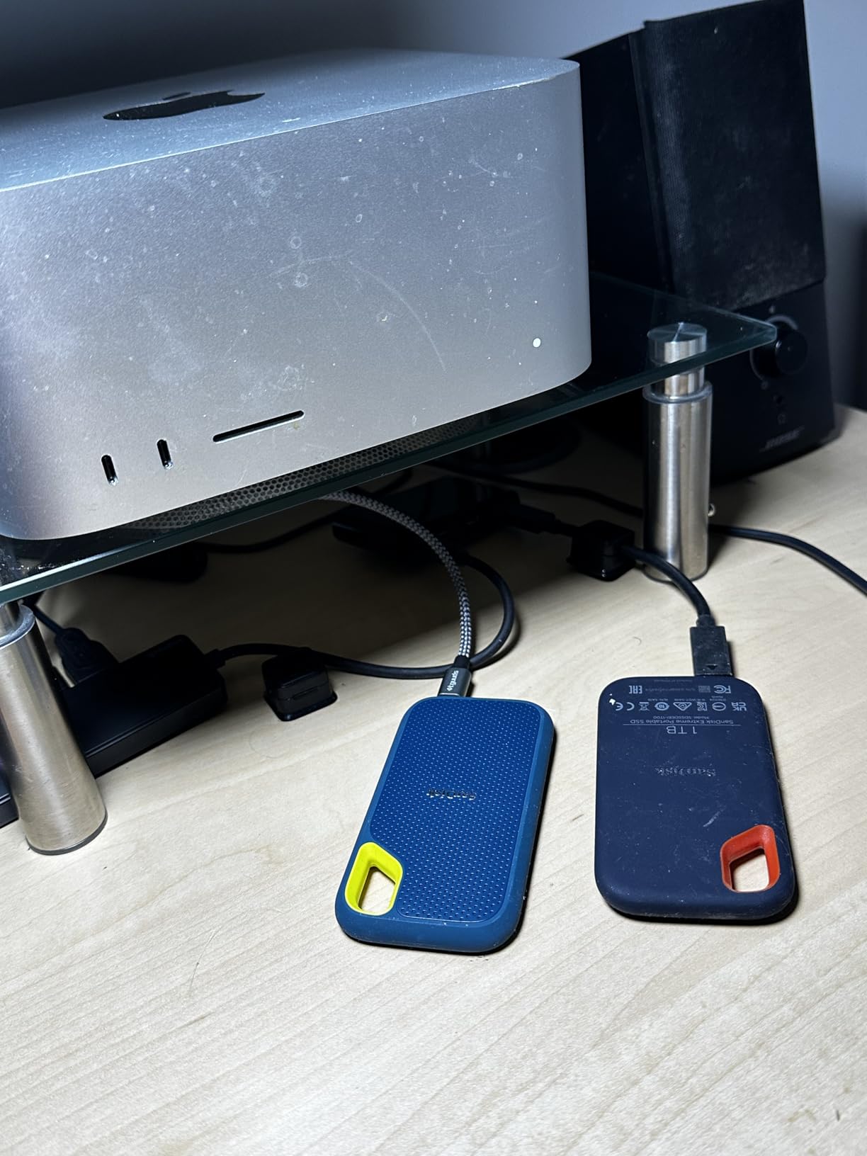 SanDisk 1TB Extreme Portable SSD - Up to 1050MB/s, USB-C, USB 3.2 Gen 2, IP65 Water and Dust Resistance, Updated Firmware - External Solid State Drive - SDSSDE61-1T00-G25 - Customer Photo 2