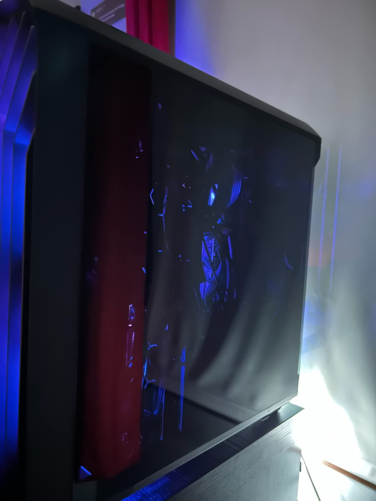 Fractal Design Torrent Compact RGB Black - Light Tint Tempered Glass Side Panels - Open Grille for Maximum air Intake - Two 180mm RGB PWM Fans Included - Type C - ATX Airflow Mid Tower PC Gaming Case - Customer Photo 2