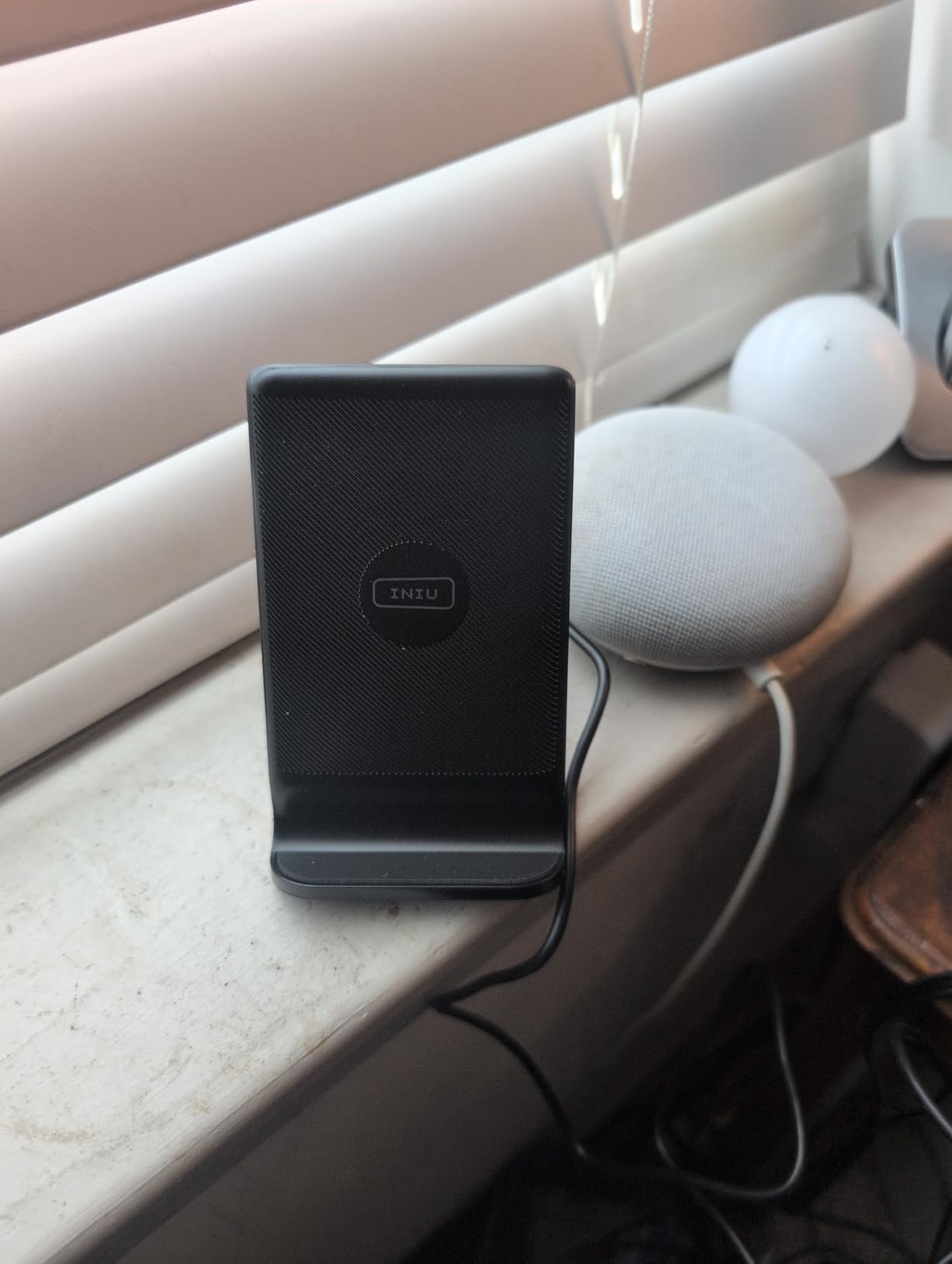 INIU Wireless Charger, 15W Fast Wireless Charging Phone Station with LED customer photo 2
