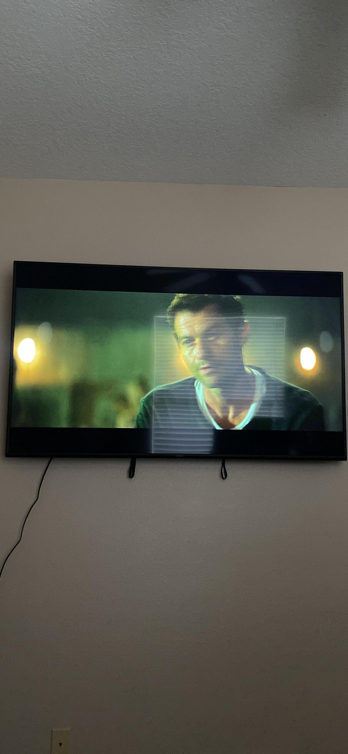 VIZIO 65 Inch 4K Smart TV, V-Series UHD LED HDR Television with Apple AirPlay and Chromecast Built-in Customer Review VIZIO 65 Inch 4K Smart TV, V-Series UHD LED HDR Television with Apple AirPlay and Chromecast Built-in - Customer Photo 2