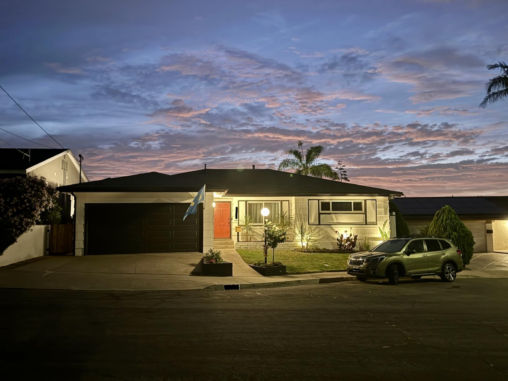 Philips Hue Lily Outdoor Smart Spotlight, 3-Pack customer photo 1