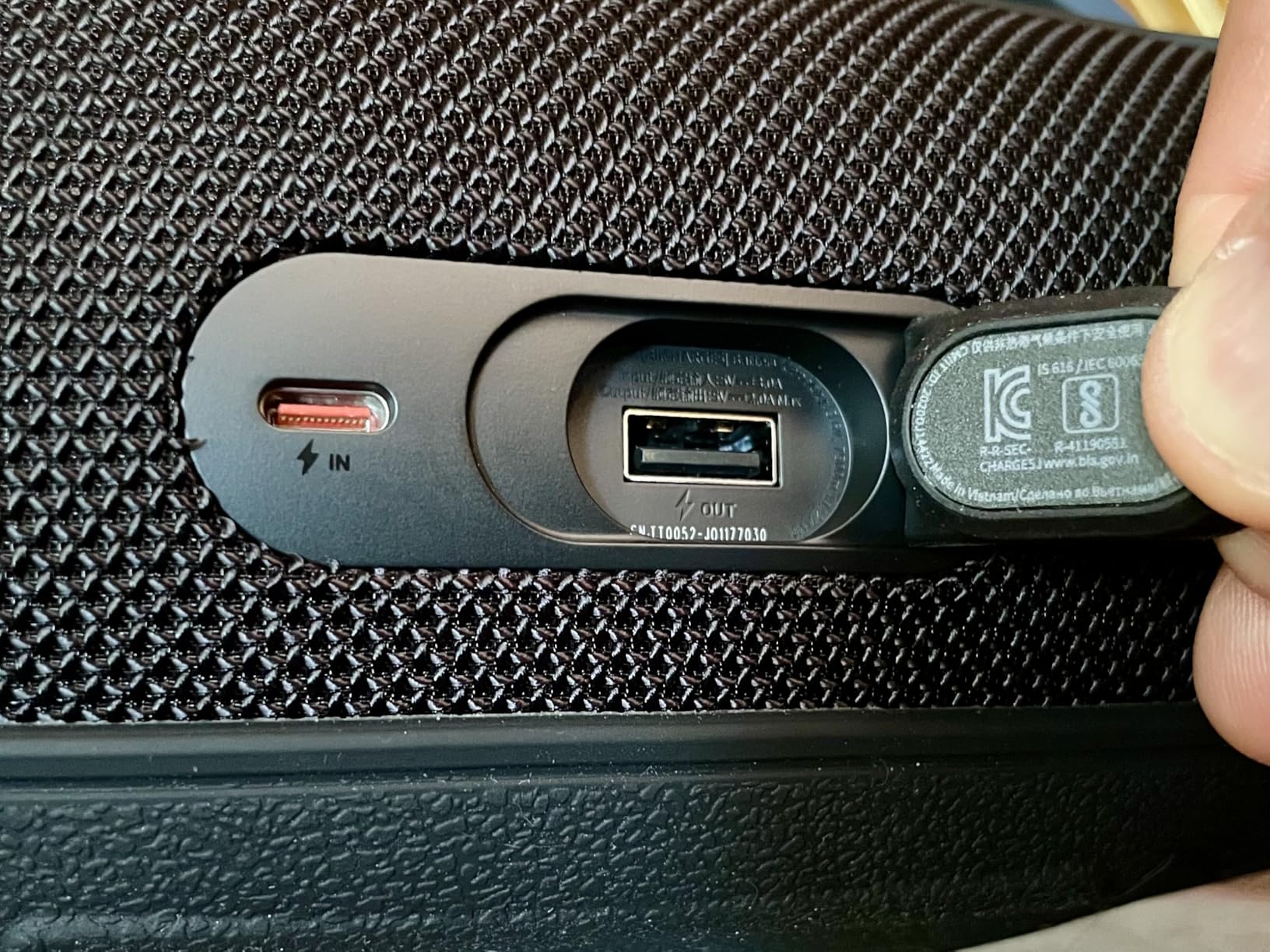 JBL Charge 5 - Portable Waterproof Bluetooth Speaker with Powerbank, 20 Hours Playtime, PartyBoost customer photo 1