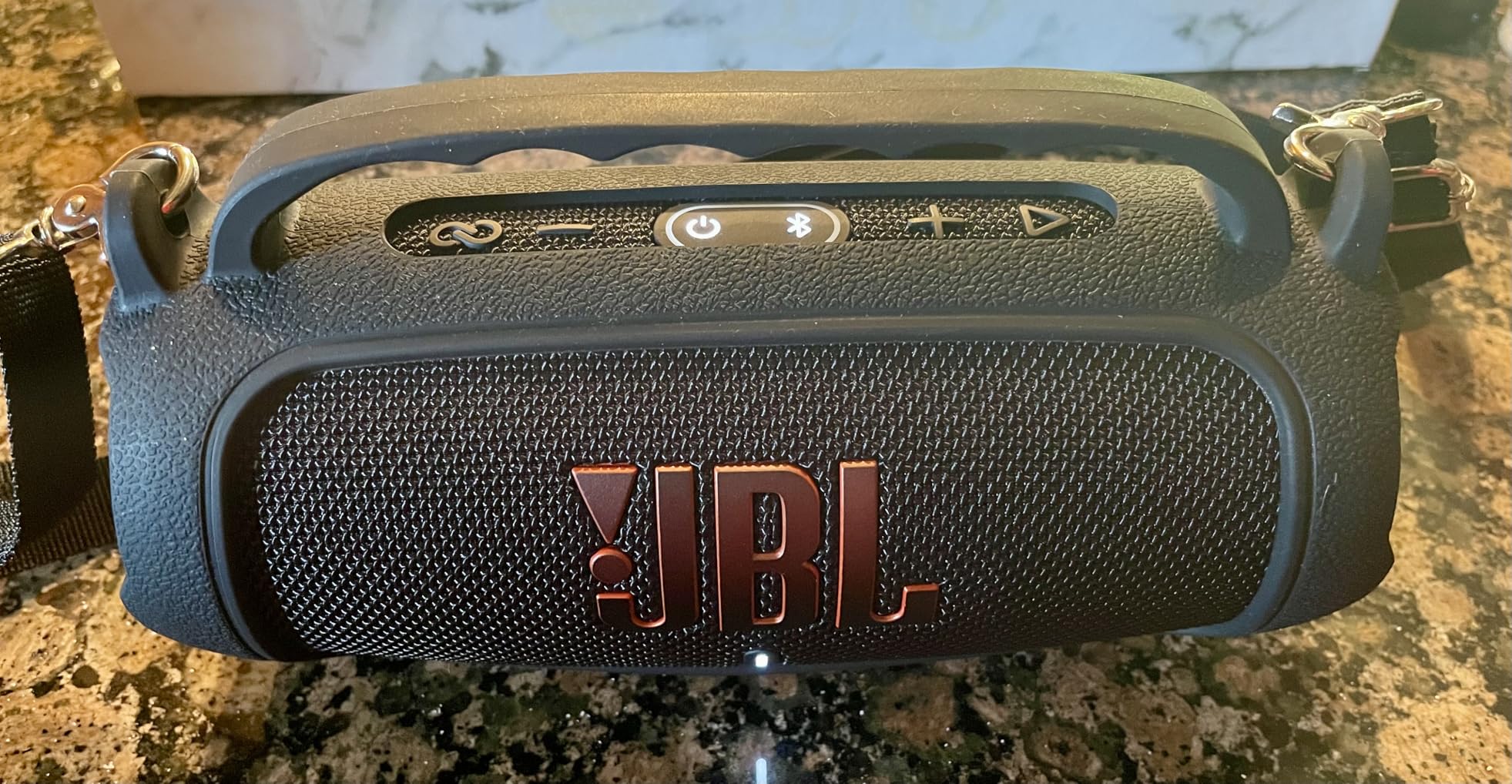 JBL Charge 5 - Portable Waterproof Bluetooth Speaker with Powerbank, 20 Hours Playtime, PartyBoost customer photo 2