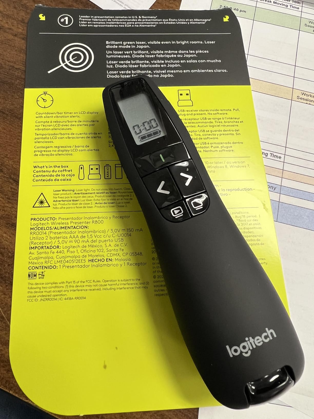 Logitech Wireless Presenter R500s, PowerPoint Clicker with Laser Pointer, Wireless Presentation Clicker Remote - Customer Photo 1