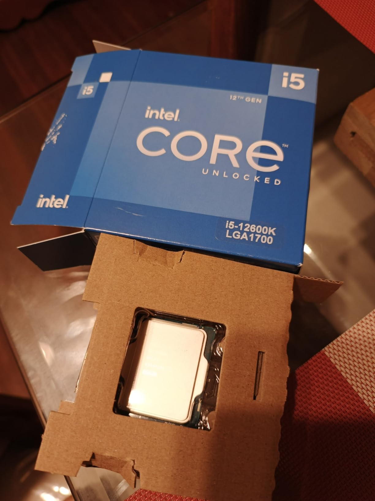 Intel Core i5-12600K Desktop Processor with Integrated Graphics and 10 (6P+4E) Cores up to 4.9 GHz Unlocked LGA1700 600 Series Chipset 125W - Customer Photo 2