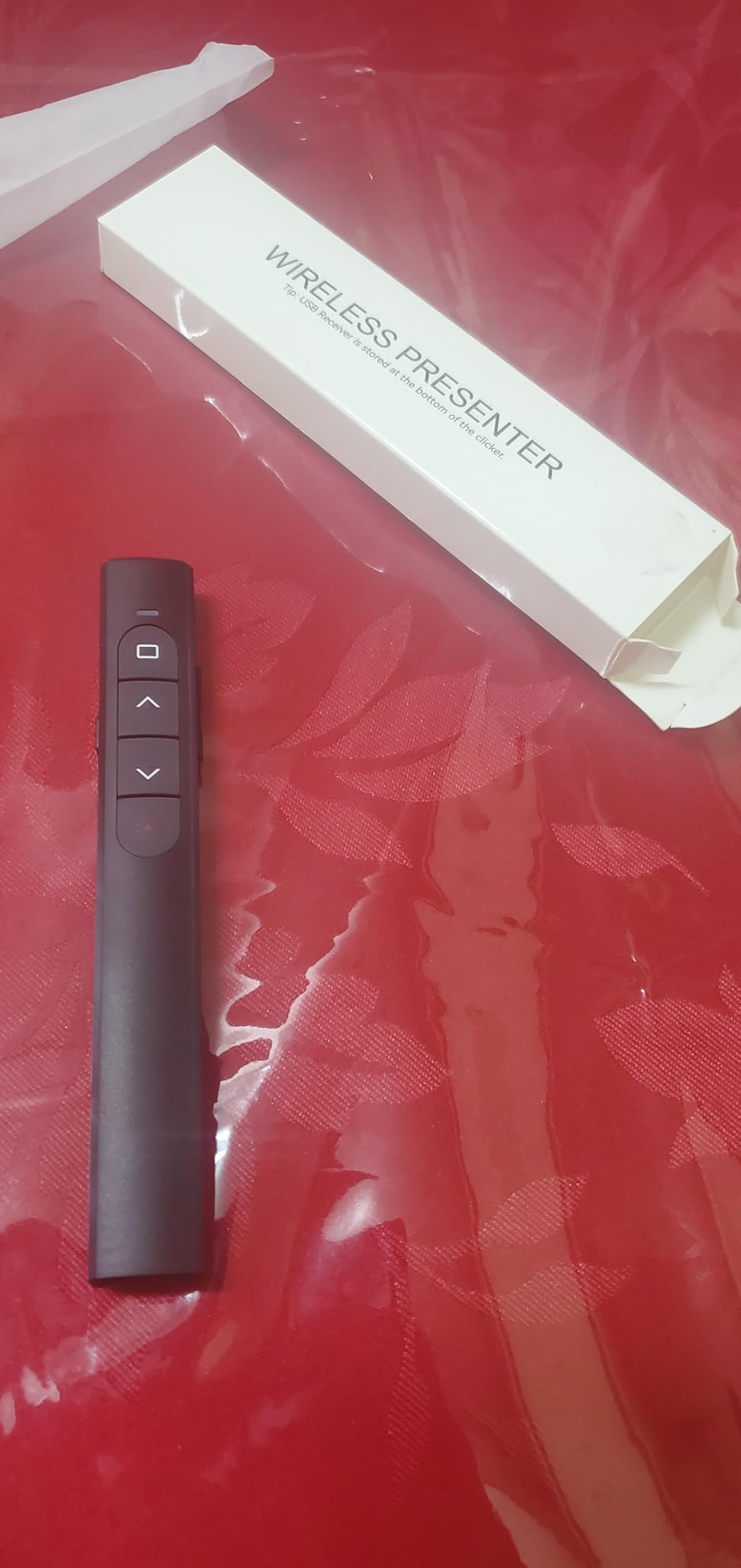 Wireless Presenter Remote, Presentation Clicker with Hyperlink & Volume Remote Control PowerPoint Office Presentation Clicker for Keynote/PPT/Mac/PC/Laptop(Battery Included) - Customer Photo 1