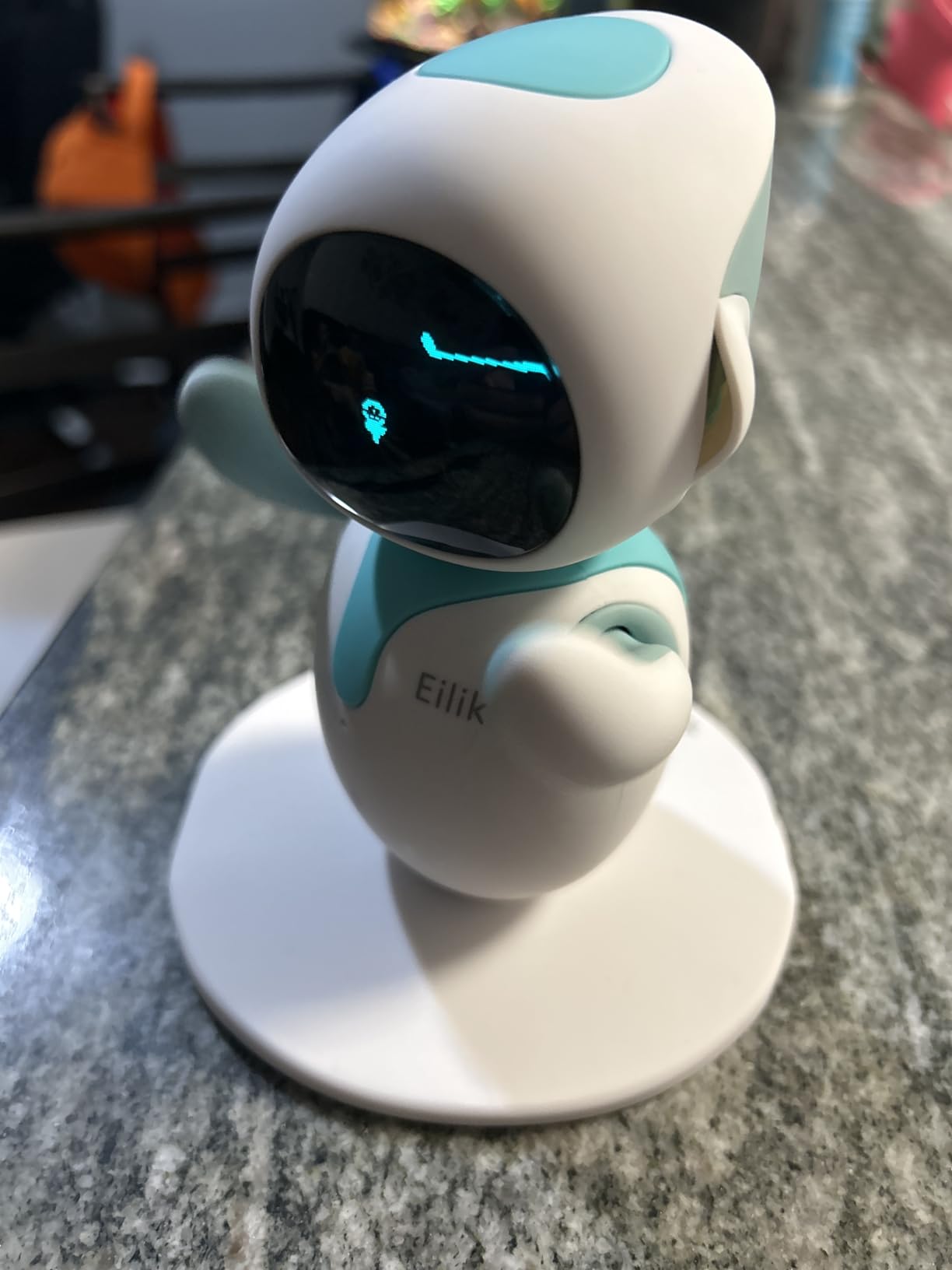 ENERGIZE LAB Eilik – Cute Robot Pets for Kids and Adults, Your Perfect Interactive Companion at Home or Workspace, Unique Gifts for Girls & Boys. Customer Review ENERGIZE LAB Eilik – Cute Robot Pets for Kids and Adults, Your Perfect Interactive Companion at Home or Workspace, Unique Gifts for Girls & Boys. - Customer Photo 3