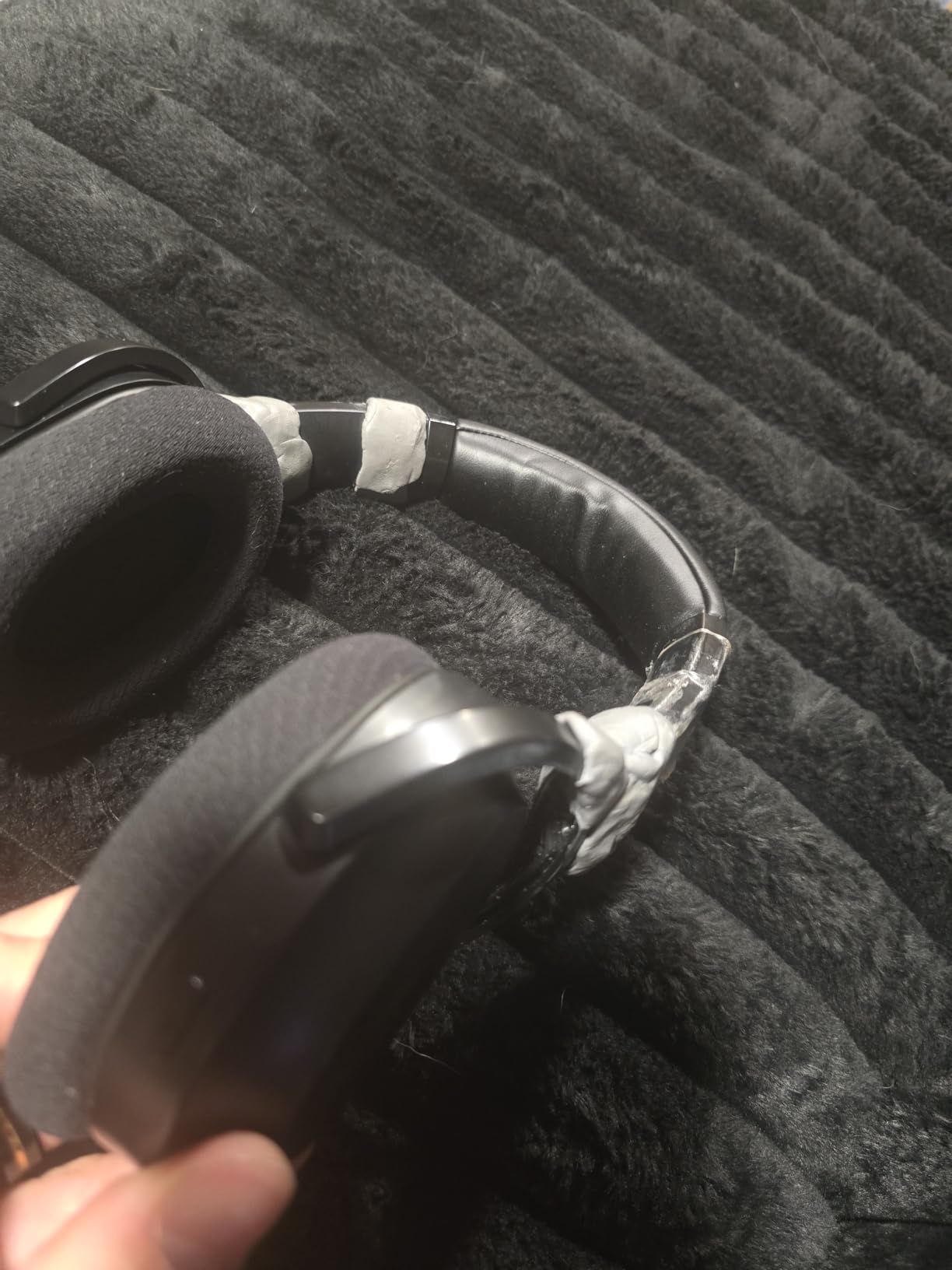 Razer Barracuda X Wireless Gaming & Mobile Headset (PC, PlayStation, Switch 2, Android, iOS): 2.4GHz Wireless + Bluetooth - Lightweight - 40mm Drivers - Detachable Mic - 50 Hr Battery - Black - Customer Photo 2