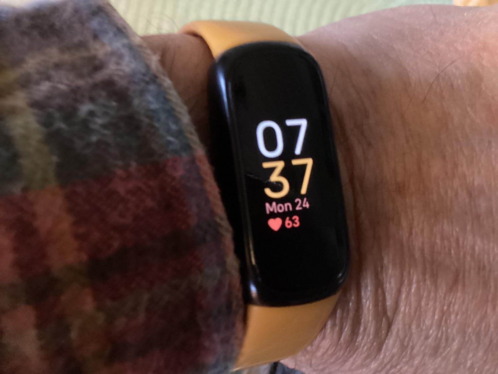 Fitbit Inspire 3 Health & Fitness Tracker with Stress Management, Workout Intensity, Sleep Tracking, 24/7 Heart Rate - Customer Photo 2