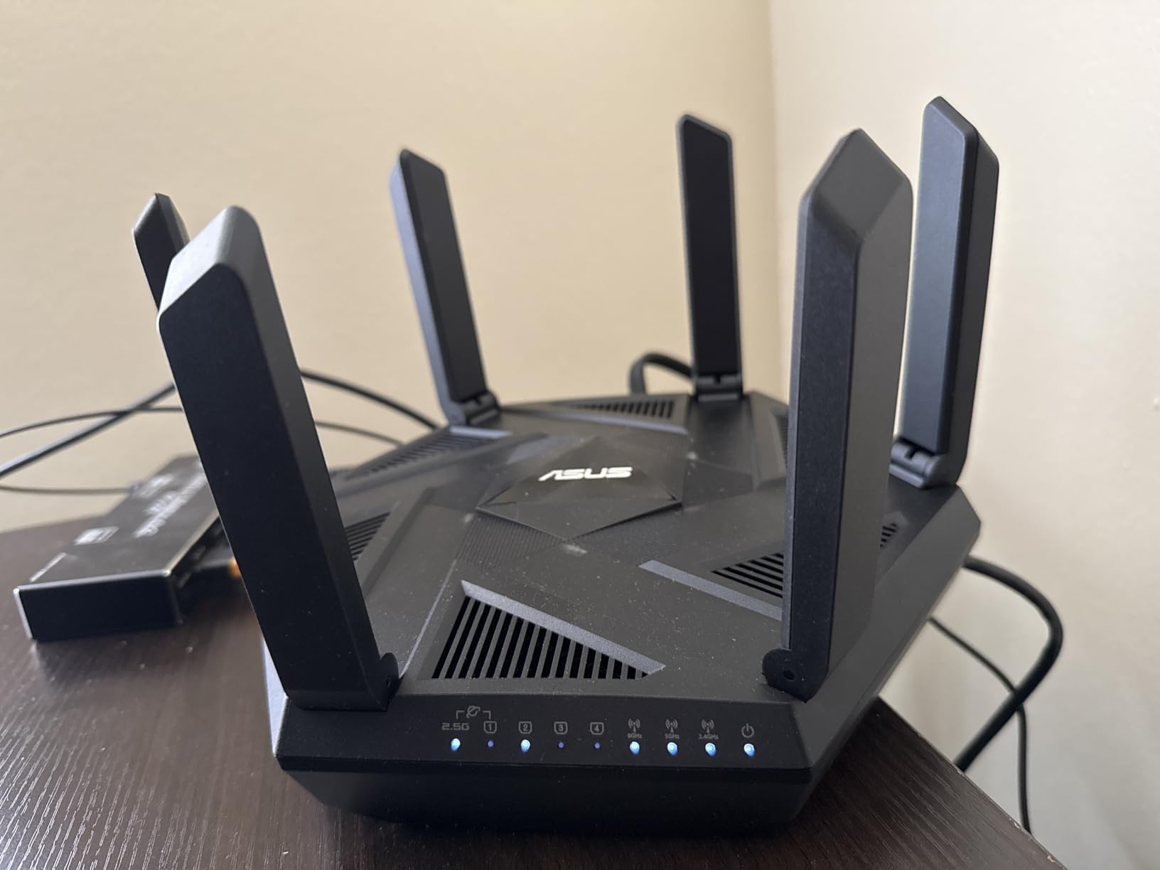 ASUS RT-AXE7800 Tri-band WiFi 6E (802.11ax) Router, 6GHz Band, ASUS Safe Browsing, Upgraded Network Security, Instant Guard, Built-in VPN Features, Parental Controls, 2.5G Port, AiMesh Support - Customer Photo 2