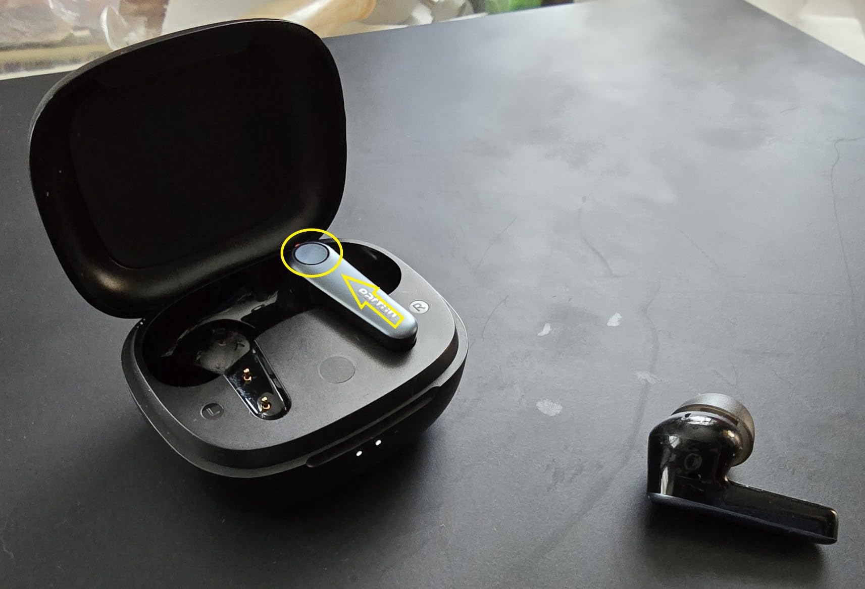 EarFun Air Pro 3 Noise Cancelling Earbuds, Qualcomm® aptX™ Adaptive Sound, 6 Mics CVC 8.0 ENC, Bluetooth 5.3 Earbuds, Multipoint Connection, 45H Playtime, App Customize EQ, Wireless Charging - Customer Photo 1