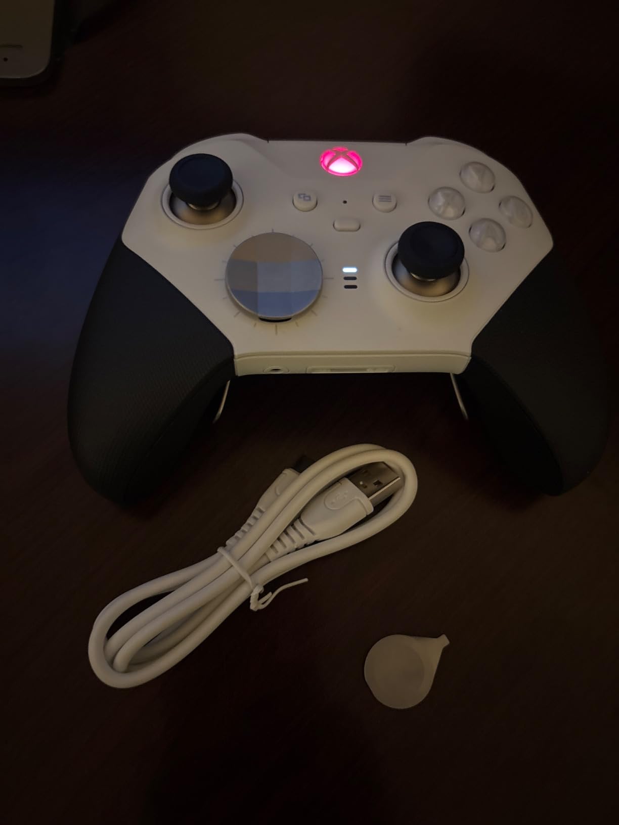 Xbox Microsoft Elite Wireless Controller Series 2 Core - White (Renewed) Customer Review Xbox Microsoft Elite Wireless Controller Series 2 Core - White (Renewed) - Customer Photo 2