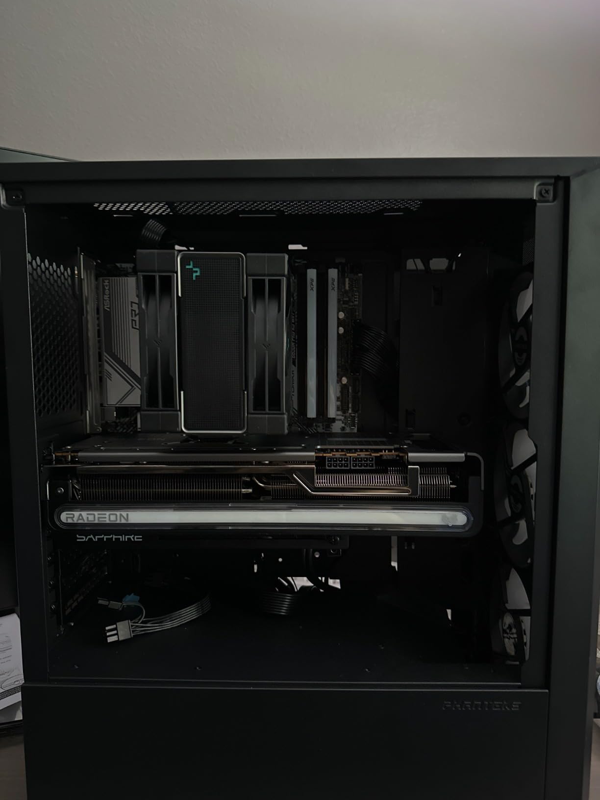 Sapphire 11330-01-20G Nitro+ AMD Radeon RX 7800 XT Gaming Graphics Card with 16GB GDDR6, AMD RDNA 3 - Customer Photo 2