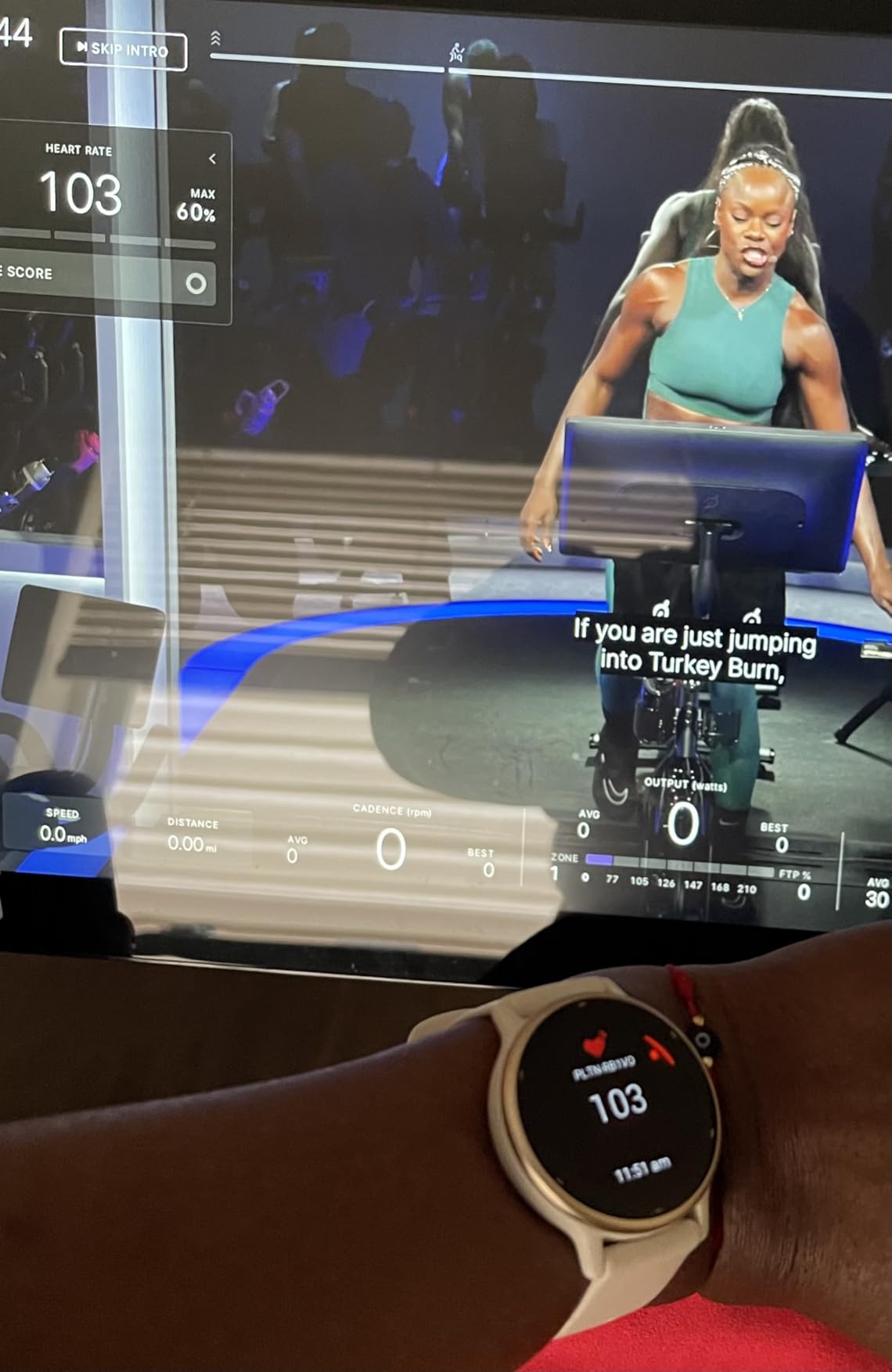 Garmin vívoactive 5, Health and Fitness GPS Smartwatch, AMOLED Display, Up to 11 Days of Battery, Ivory Customer Review Garmin vívoactive 5, Health and Fitness GPS Smartwatch, AMOLED Display, Up to 11 Days of Battery, Ivory - Customer Photo 2