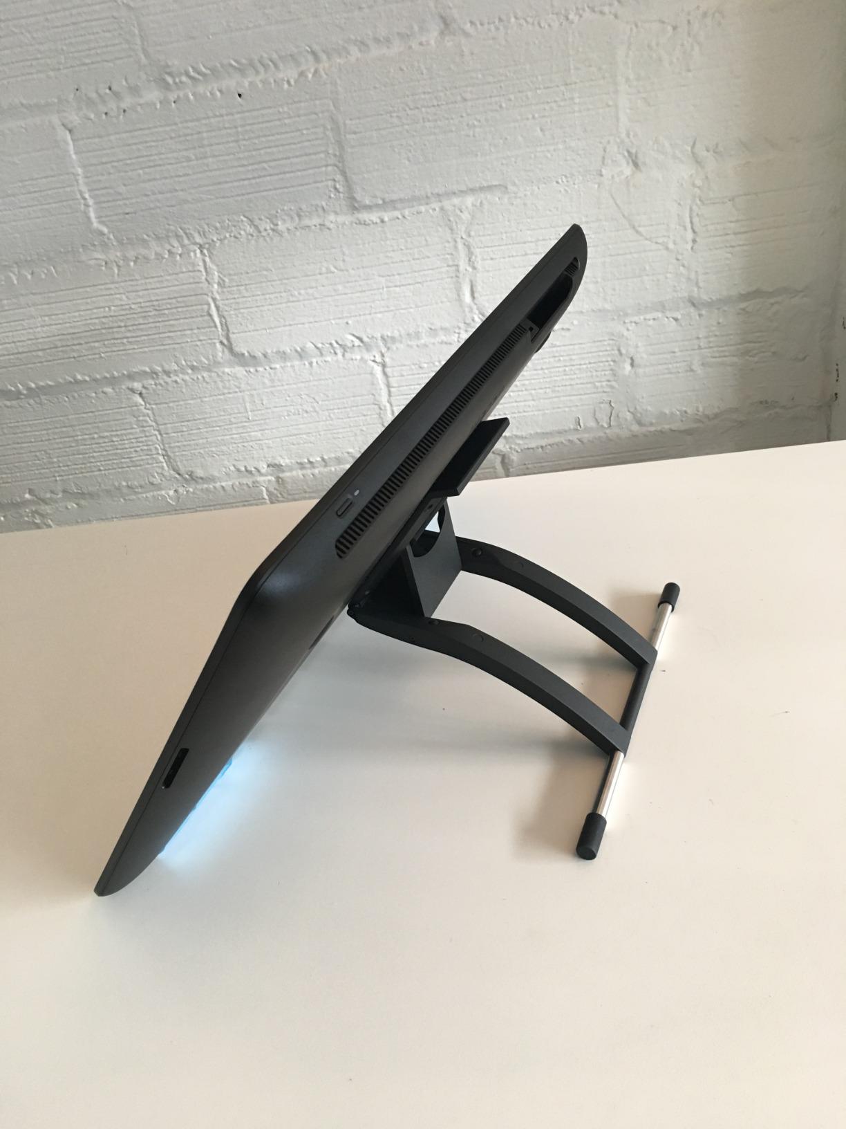 Wacom Cintiq 16 Drawing Tablet with Screen, 16 inch Display, Pro Pen 3 (Battery-Free), 100% sRGB Pen Display for Artists, Designers, Animation, Game Dev, Works with Mac, PC Customer Review Wacom Cintiq 16 Drawing Tablet with Screen, 16 inch Display, Pro Pen 3 (Battery-Free), 100% sRGB Pen Display for Artists, Designers, Animation, Game Dev, Works with Mac, PC - Customer Photo 1
