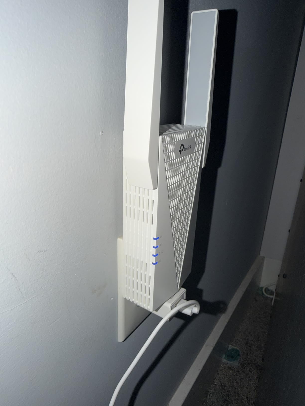 TP-Link RE615X AX1800 WiFi 6 Range Extender w/Ethernet Port | 1.8G Dual-Band Wireless Repeater Amplifier | Up to 2100 Sq. Ft., 64 Devices | Internet Signal Booster | APP Setup | EasyMesh Compatible - Customer Photo 2