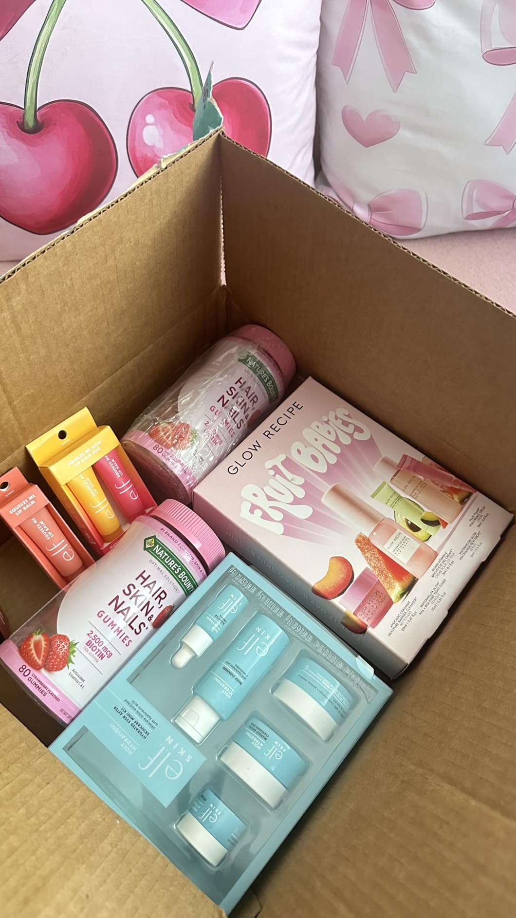 Glow Recipe Fruit Babies Skincare Kit - Gift Set with Ceramide Facial Cleanser + BHA Toner + Vitamin C Eye Cream + Hyaluronic Acid Cream + Niacinamide Dew Drops (5 Count) customer photo 2