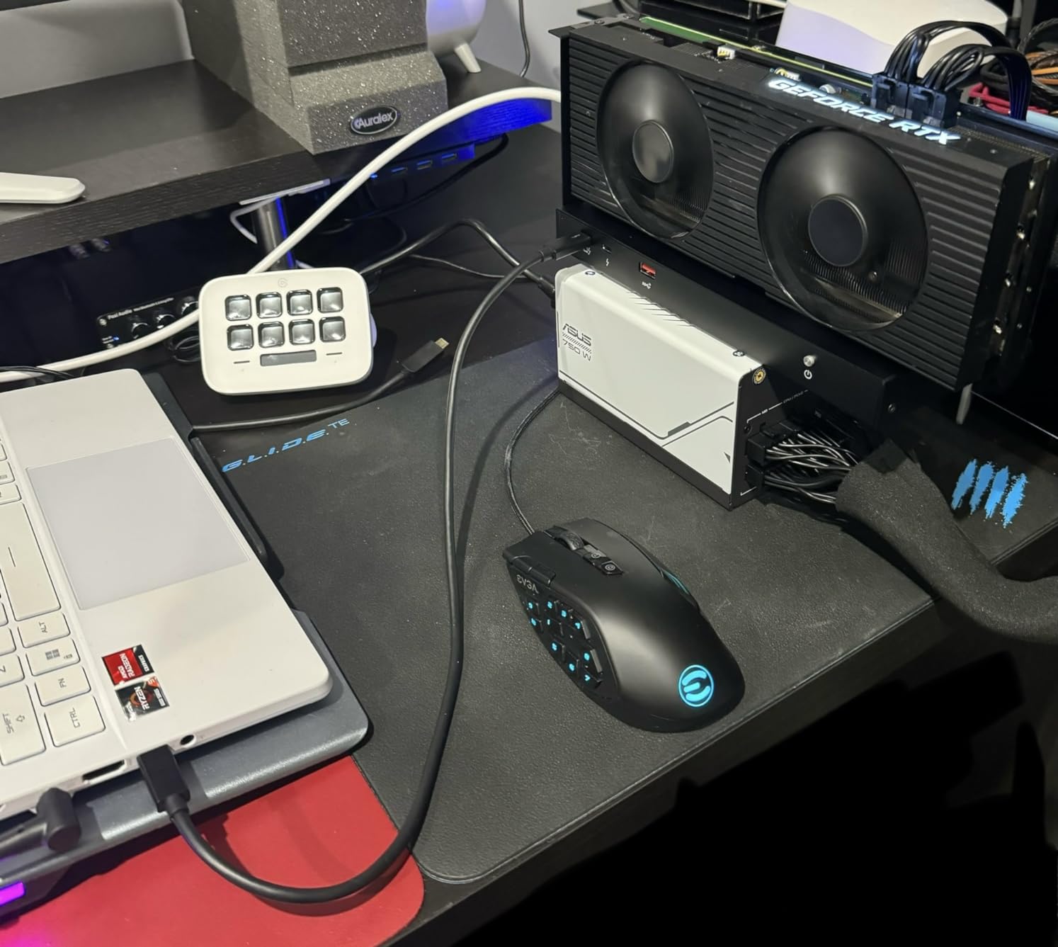 Mini eGPU Enclosure Compatible with Thunderbolt 3/4, USB4 40Gbps External GPU Dock Station, Compatible with NVIDIA/AMD PCIe, PD 85W Charging Support, Daisy Chain, DC/ATX/SFX Support customer photo 2