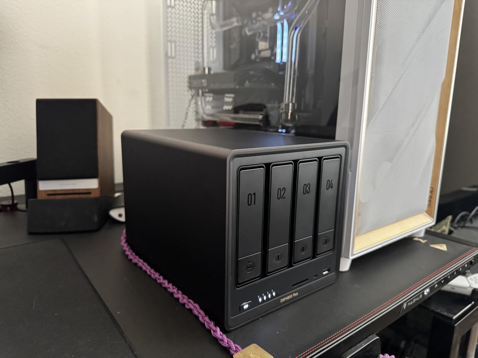 UGREEN NASync DXP4800 Plus 4-Bay Desktop NAS, Intel Pentium Gold 8505 5-Core CPU, 8GB DDR5 RAM, 128G SSD System Drive, 1x10GbE, 1x2.5GbE, 2xM.2 NVMe Slots, 4K HDMI, Network Attached Storage (Diskless) - Customer Photo 1