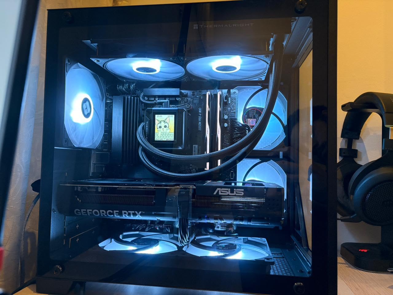 AMD Ryzen™ 5 9600X 6-Core, 12-Thread Unlocked Desktop Processor - Customer Photo 1