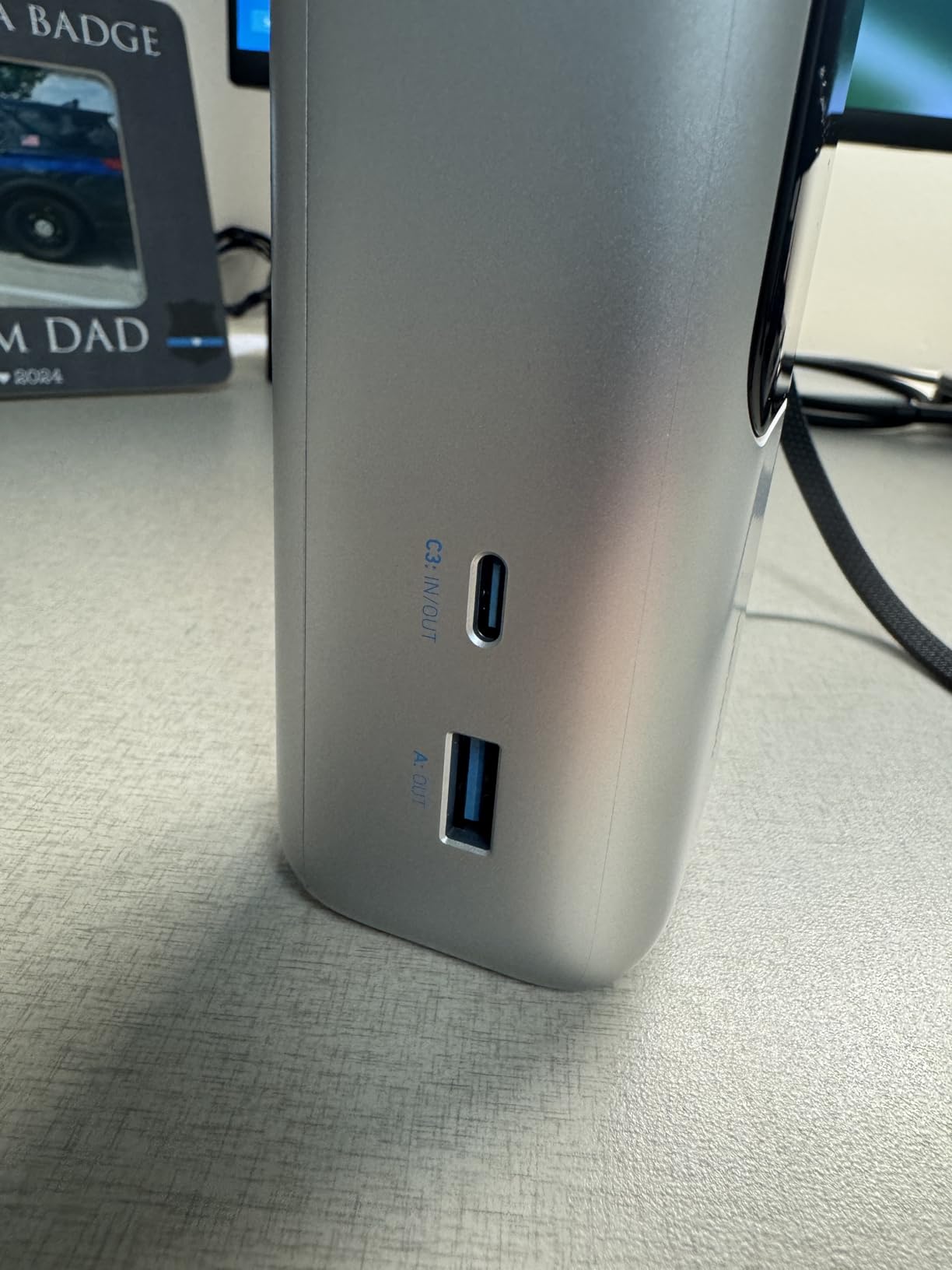 Anker Laptop Power Bank, 25,000mAh Travel Essential with 165W Total Output | 3 USB-C Ports with 100W Max Each, Built-In Retractable Cables, Flight-Ready, for iPhone 17 Series, MacBook, and More customer photo 2