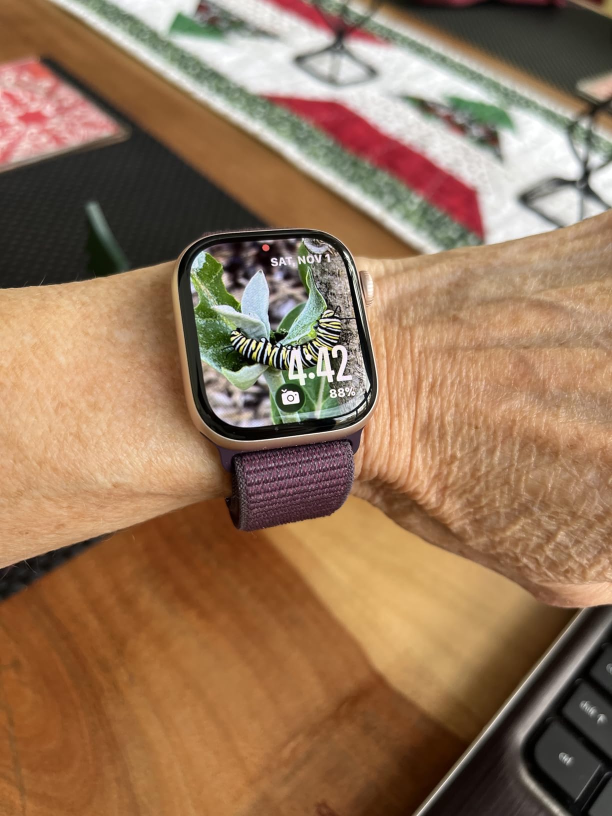 Apple Watch Series 10 [GPS 46mm case] Smartwatch with Jet Black Aluminum Case with Black Sport Band - M/L customer photo 2