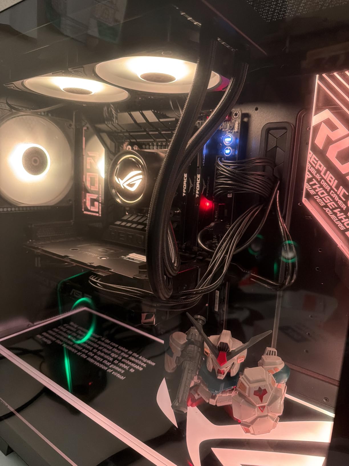ASUS ROG Maximus Z890 Hero Intel® Z890 LGA 1851 ATX Motherboard, Advanced AI PC-Ready, 22+2+1+2 Stages, DDR5, WiFi 7, 3X PCIe® 5.0 M.2, Thunderbolt™ 4, USB Type-C®, AI Overclocking/Cooling/Networking Customer Review ASUS ROG Maximus Z890 Hero Intel® Z890 LGA 1851 ATX Motherboard, Advanced AI PC-Ready, 22+2+1+2 Stages, DDR5, WiFi 7, 3X PCIe® 5.0 M.2, Thunderbolt™ 4, USB Type-C®, AI Overclocking/Cooling/Networking - Customer Photo 1