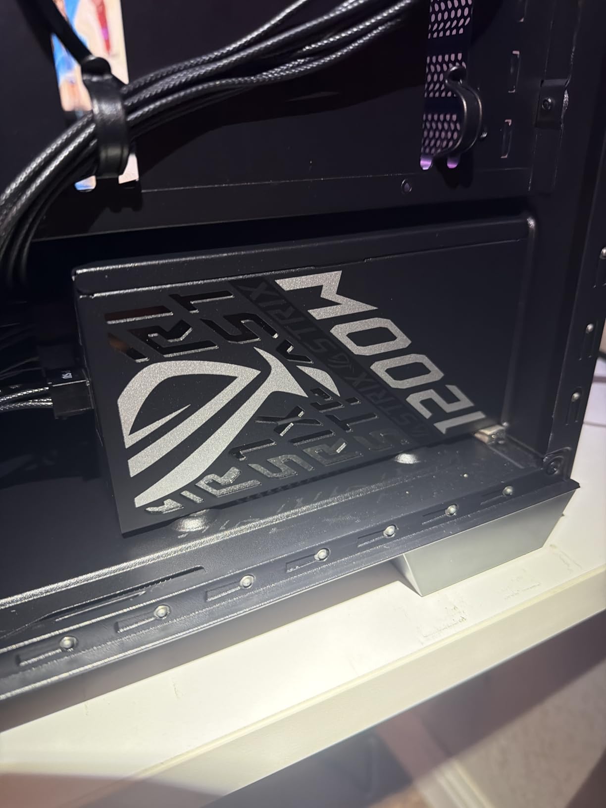 ASUS ROG Strix 1200W Platinum (Fully Modular Power Supply, 80 Plus Platinum Certified, ATX 3.1, GaN MOSFET, GPU-First Intelligent Voltage Stabilizer, 10-Year Warranty) - Customer Photo 1
