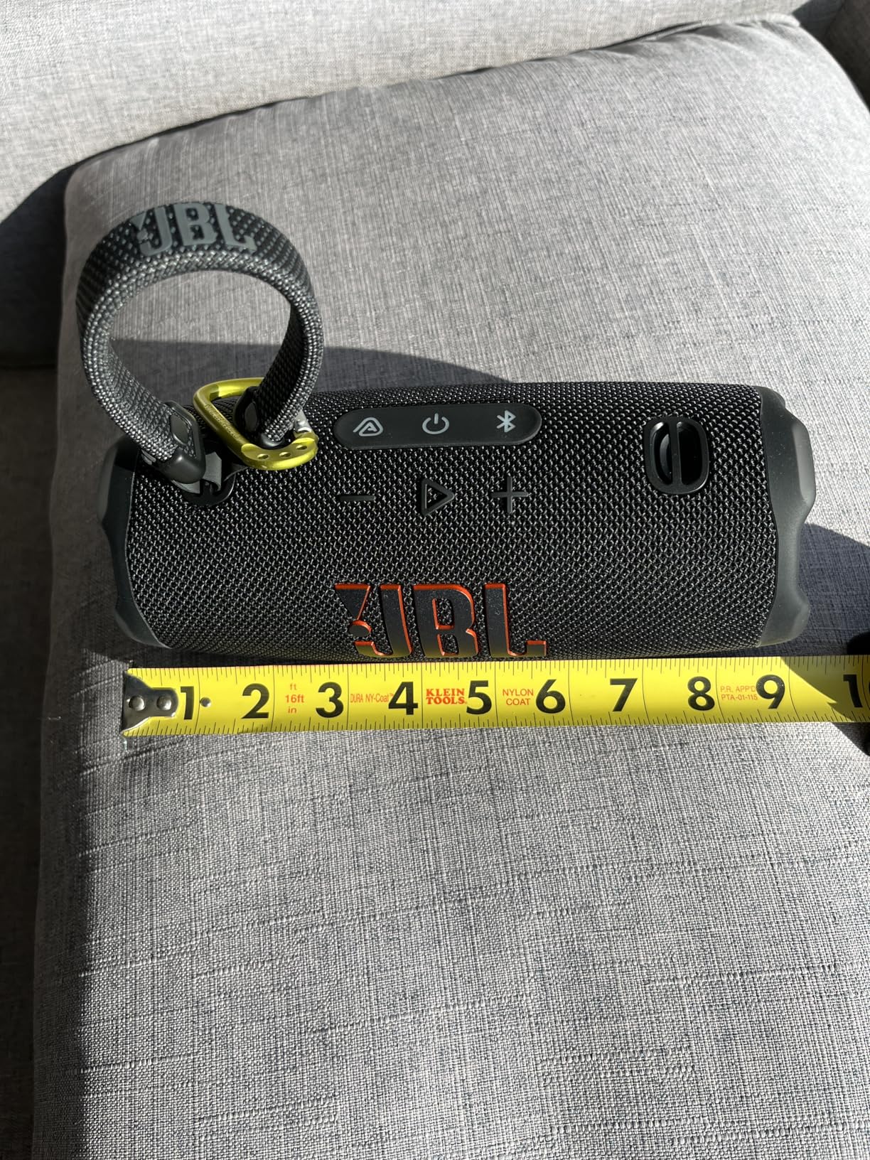 JBL Charge 6 - Portable Waterproof & Drop-Proof Bluetooth Speaker, Bold Pro Sound with AI Sound Boost, 28Hrs of Playtime, Built-in powerbank & Comes with a Sturdy/Removable Carrying Strap (Red) - Customer Photo 2