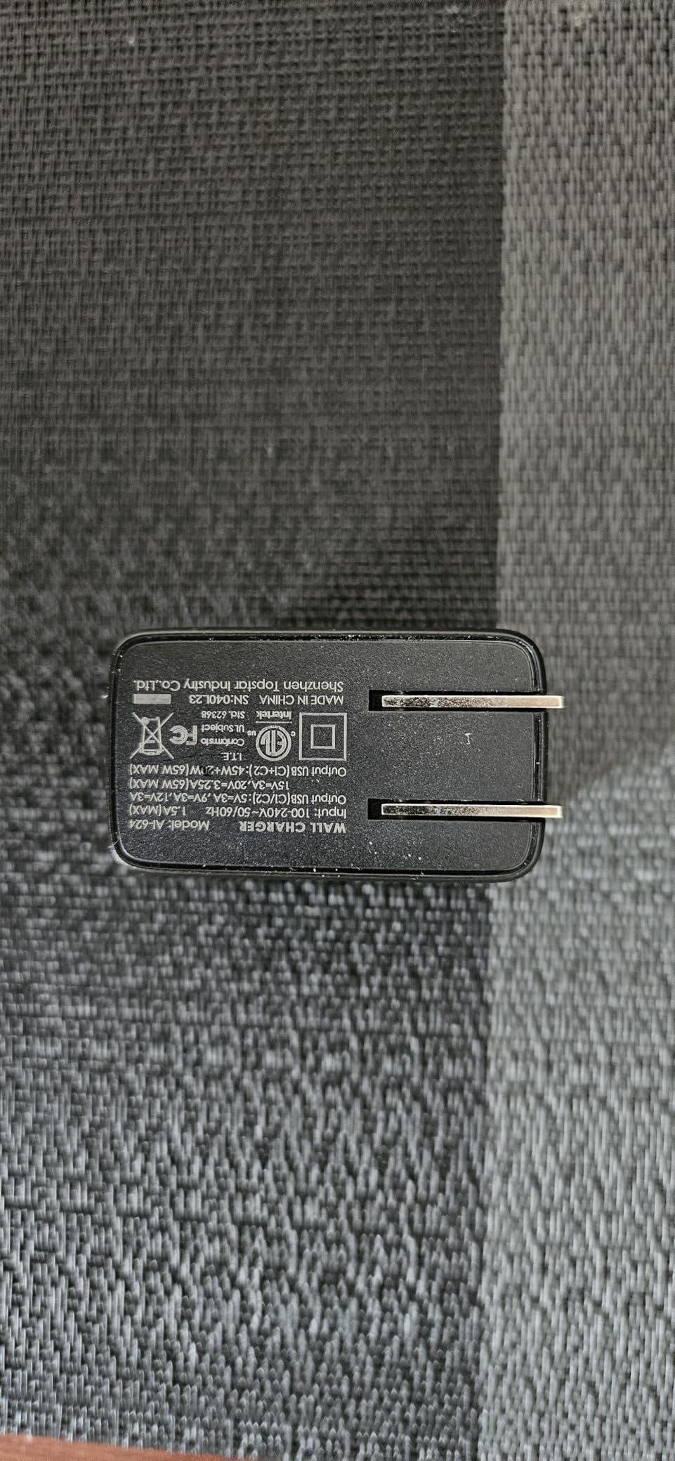 INIU USB C Charger Block, 3-Port 65W PD Fast Charging, Compact Type C Wall Charger with Foldable Plug, GaN Tech, for MacBook Pro/Air, iPhone 17, Samsung S25, iPad Pro, Laptop, Multiple Devices etc Customer Review INIU USB C Charger Block, 3-Port 65W PD Fast Charging, Compact Type C Wall Charger with Foldable Plug, GaN Tech, for MacBook Pro/Air, iPhone 17, Samsung S25, iPad Pro, Laptop, Multiple Devices etc - Customer Photo 2