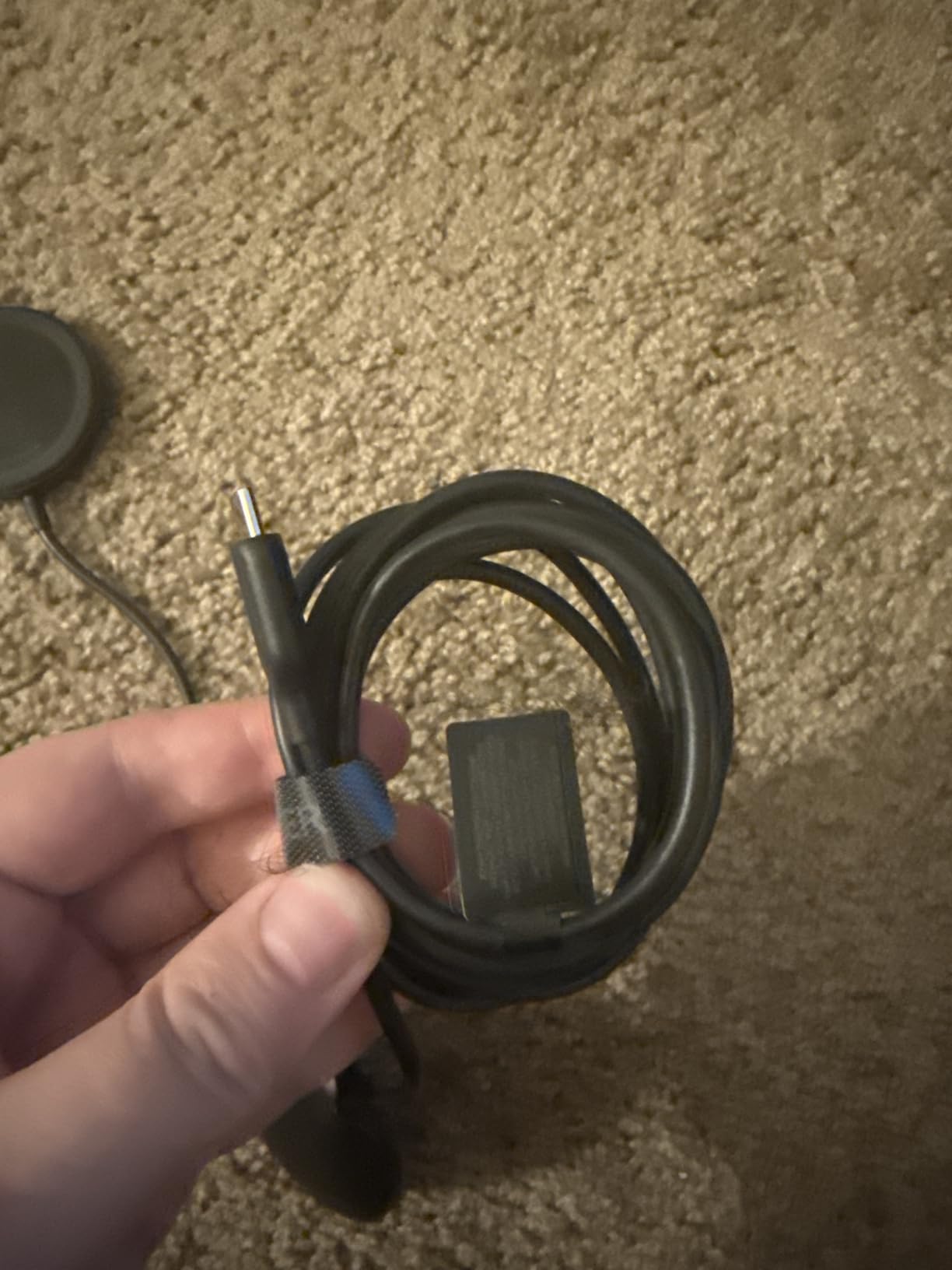 Anker Zolo MagSafe-Compatible Wireless Charger with Qi2 15W Fast Charging customer photo 1