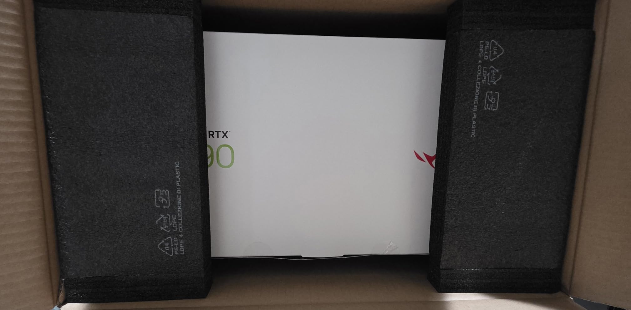 ASUS TUF GeForce RTX 5090 32GB GDDR7 OC Edition Graphics Card, NVIDIA, Desktop (PCIe 5.0, HDMI/DP 2.1, 3.6-Slot, Military-Grade Components, Protective PCB Coating, Axial-tech Fans, Vapor Chamber) customer photo 2