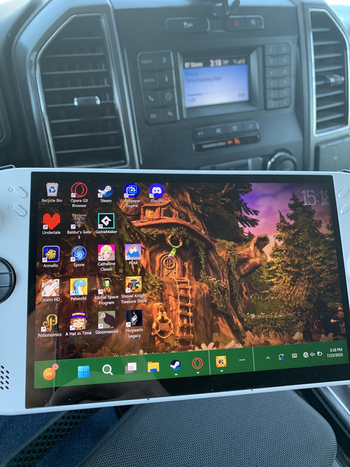 Lenovo Legion Go S - 2025 - Mobile Gaming Console - AMD Radeon graphics - 8 Lenovo Legion Go S - 2025 - Mobile Gaming Console - AMD Radeon graphics - 8