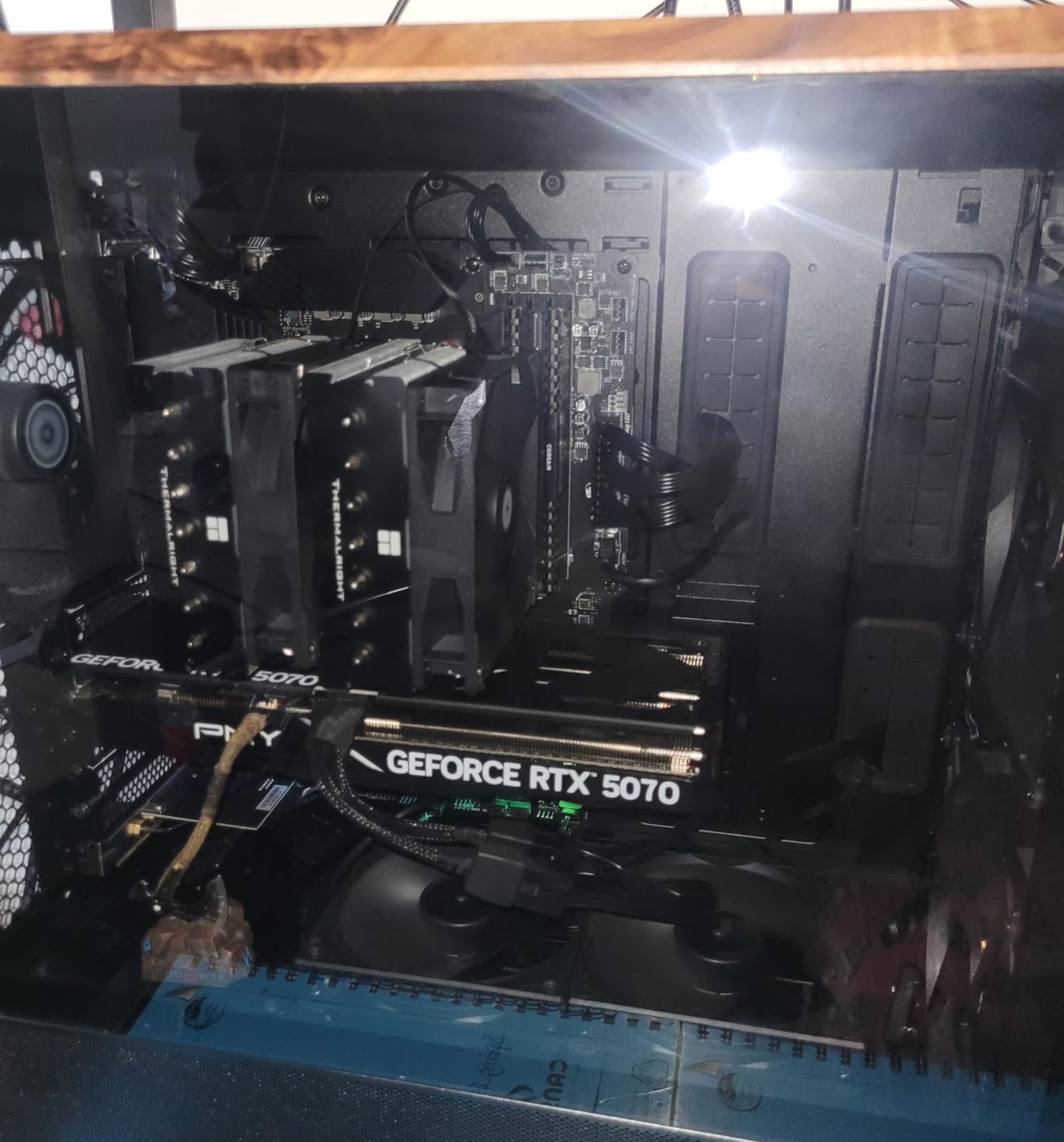 Lian Li LANCOOL 217 Genuine Walnut Wood Computer Case, Mid-Tower ATX PC Case with 5 Pre-Installed PWM Fans 2x170mm, 2x120mm & 1x140mm, Flexible PSU & Cable Installation - White (LAN217W) - Customer Photo 1