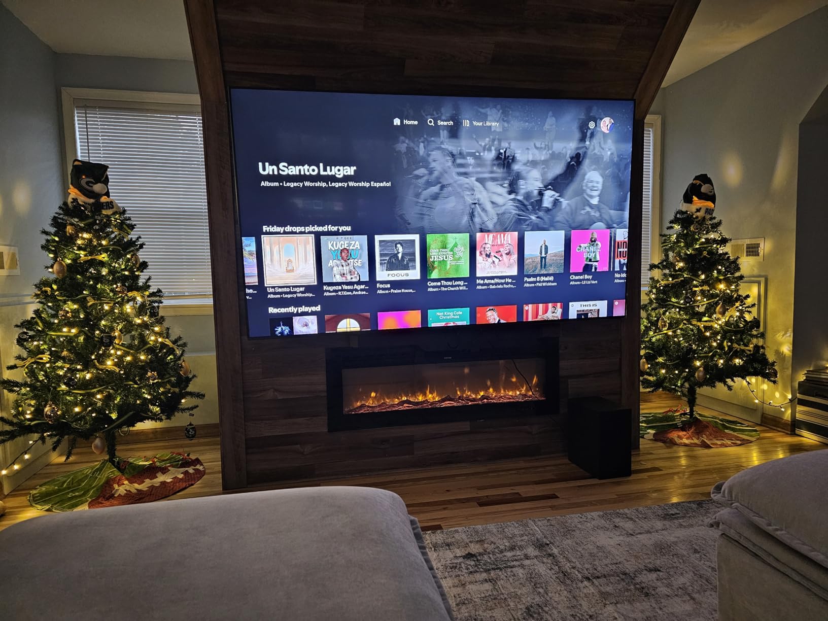 Samsung 65-Inch Class Neo QLED 4K QN80F Series, Vision AI, Mini LED Smart TV (2025 Model, 65QN80F) Neo Quantum HDR, Object Tracking Sound Lite w/Dolby Atmos, NQ4 AI Gen2 Processor, Alexa Built-in Customer Review Samsung 65-Inch Class Neo QLED 4K QN80F Series, Vision AI, Mini LED Smart TV (2025 Model, 65QN80F) Neo Quantum HDR, Object Tracking Sound Lite w/Dolby Atmos, NQ4 AI Gen2 Processor, Alexa Built-in - Customer Photo 1
