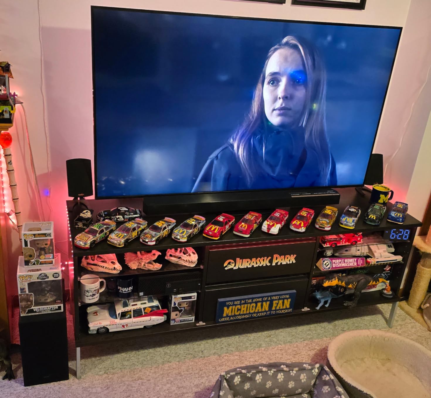 Samsung B-Series Soundbar HW B400F 2.0 ch Soundbar with Built in Subwoofer (2025 Model) One Remote Control, Surround Sound Expansion, Voice Enhance Mode - Customer Photo 3