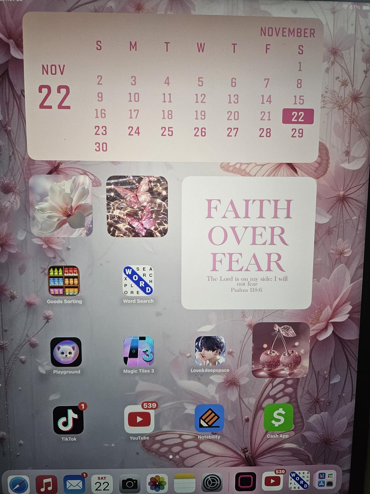 iPad Air 13-inch with M3 chip Built for Apple Intelligence, Liquid Retina Display, 128GB, 12MP Front/Back Camera, Wi-Fi 6E, Touch ID, All-Day Battery Life — Space Gray Customer Review iPad Air 13-inch with M3 chip Built for Apple Intelligence, Liquid Retina Display, 128GB, 12MP Front/Back Camera, Wi-Fi 6E, Touch ID, All-Day Battery Life — Space Gray - Customer Photo 1