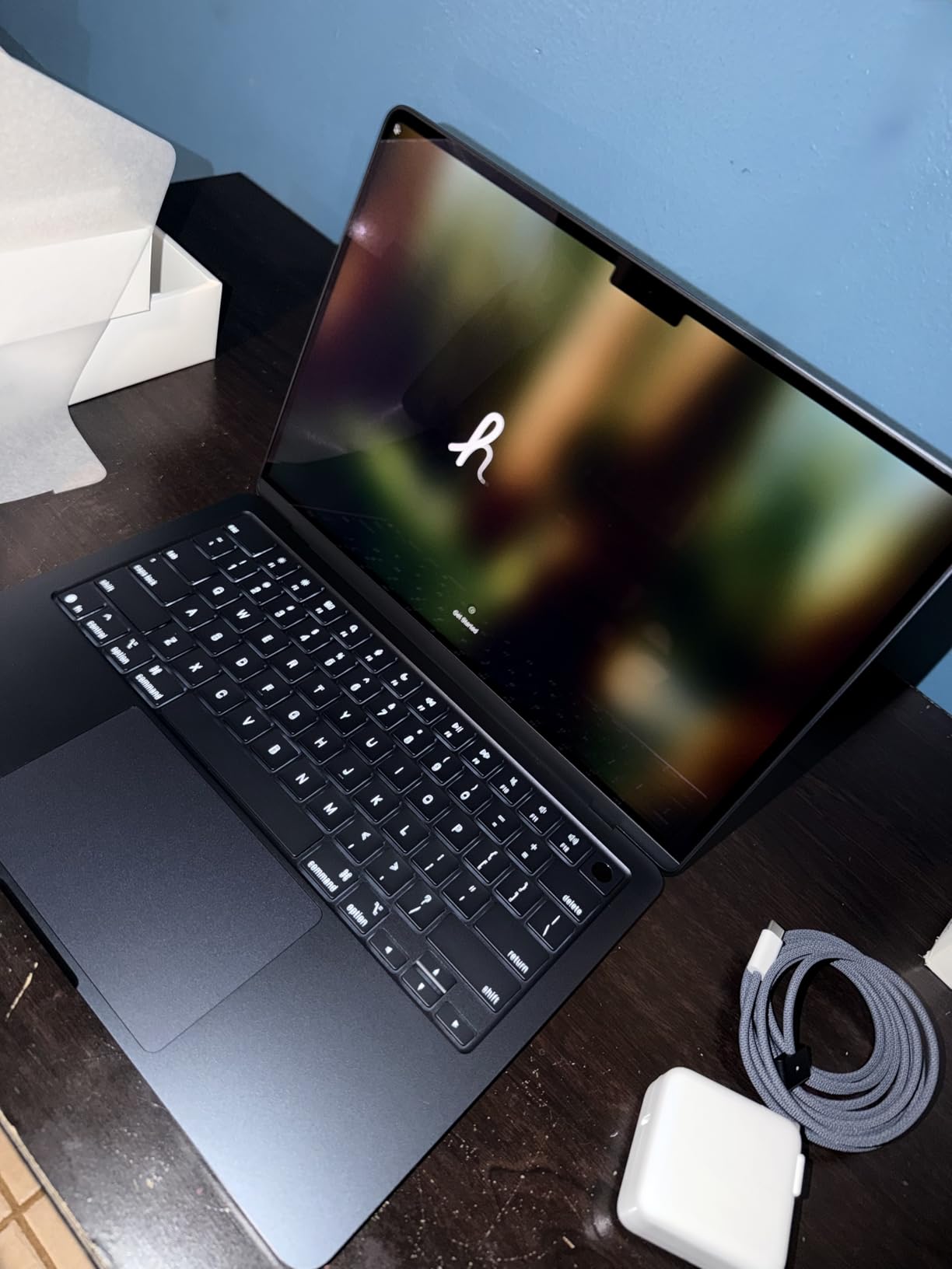 Apple 2025 MacBook Air 13-inch Laptop with M4 chip: Built for Apple Intelligence, 13.6-inch Liquid Retina Display, 16GB Unified Memory, 256GB SSD Storage, 12MP Center Stage Camera, Touch ID; Midnight Customer Review Apple 2025 MacBook Air 13-inch Laptop with M4 chip: Built for Apple Intelligence, 13.6-inch Liquid Retina Display, 16GB Unified Memory, 256GB SSD Storage, 12MP Center Stage Camera, Touch ID; Midnight - Customer Photo 2