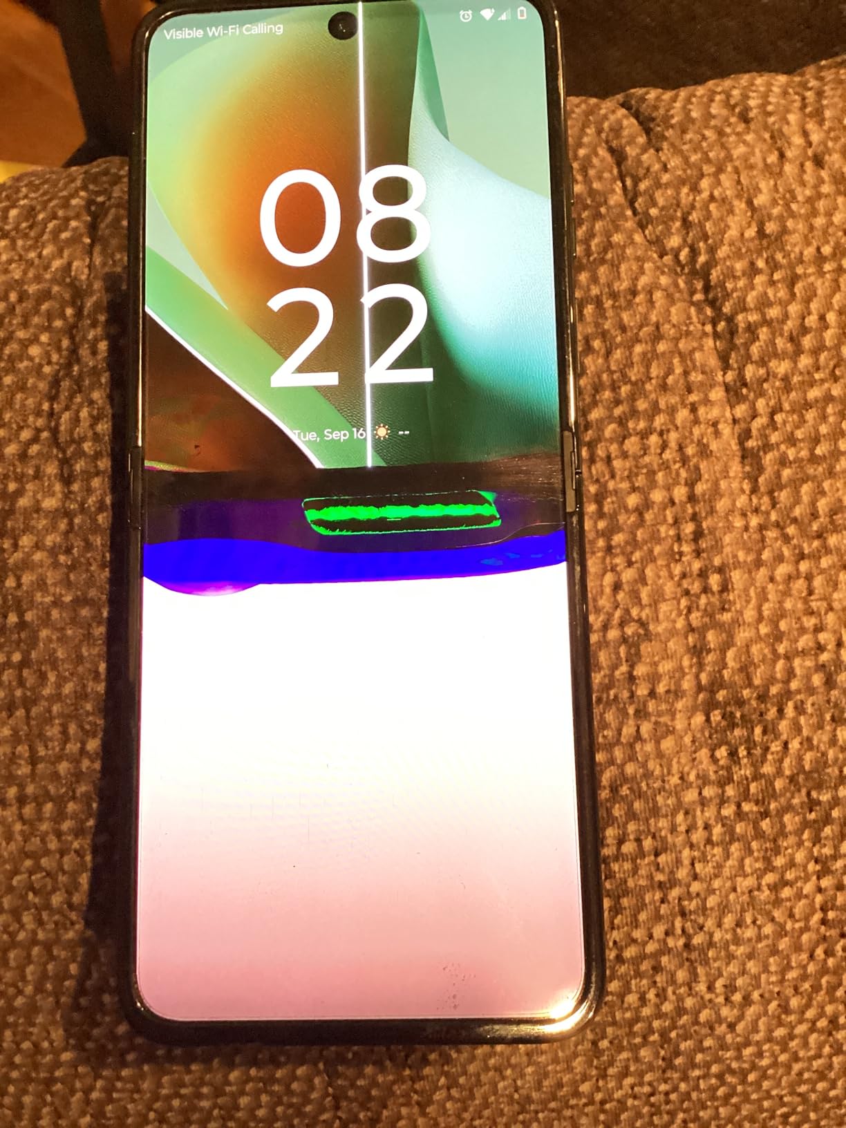 Motorola Razr Ultra 2025 | Unlocked | Made for US 16/512GB | 50MP Camera | Pantone Mountain Trail Customer Review Motorola Razr Ultra 2025 | Unlocked | Made for US 16/512GB | 50MP Camera | Pantone Mountain Trail - Customer Photo 2