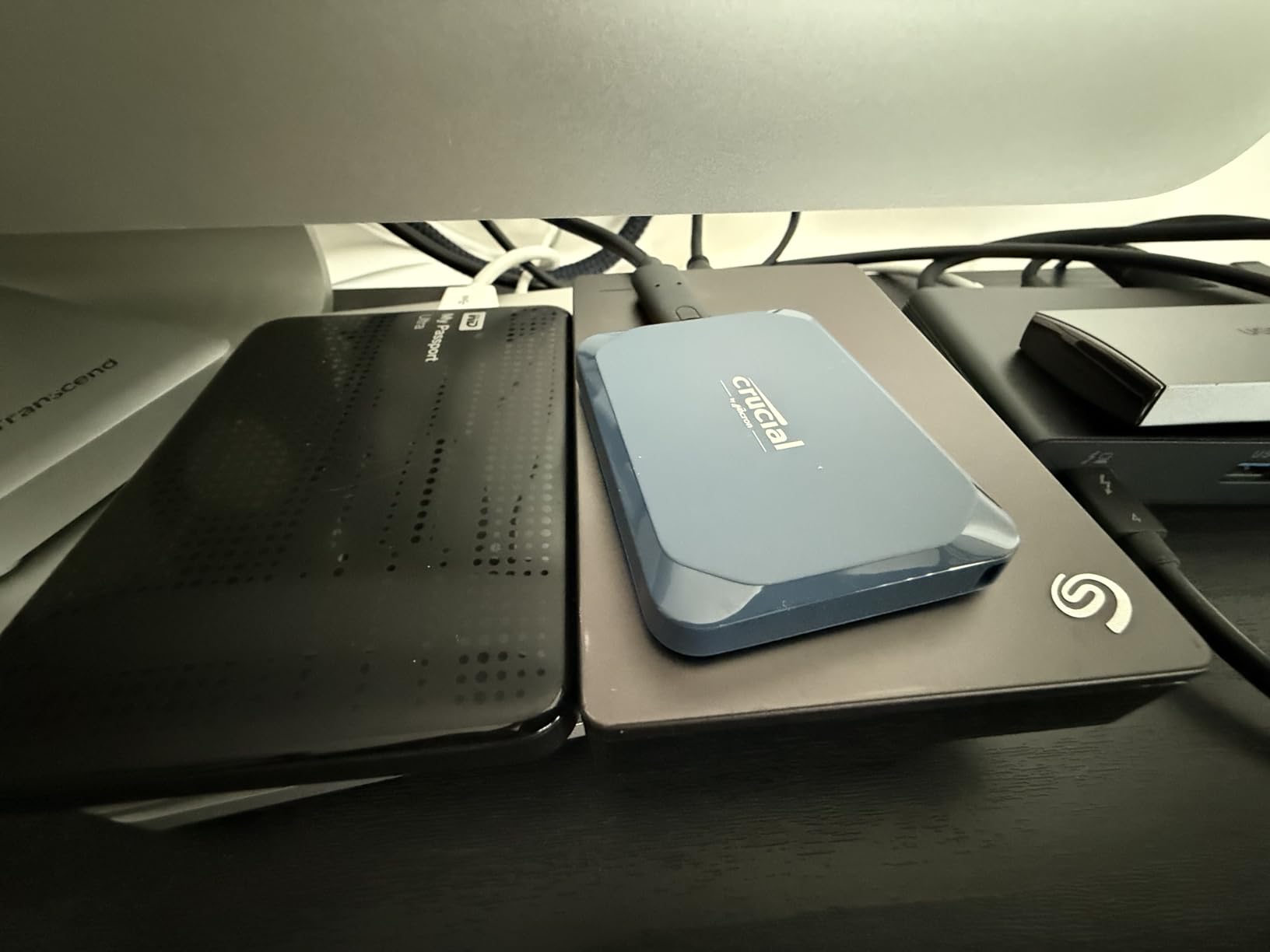 Crucial X10 1TB Portable SSD, Up to 2,100MB/s, USB 3.2 USB-C, External Solid State Drive, Compatible with Windows, Mac & Android, Durable Storage for Games, Photos & Files, Blue - CT1000X10SSD9-02 - Customer Photo 2