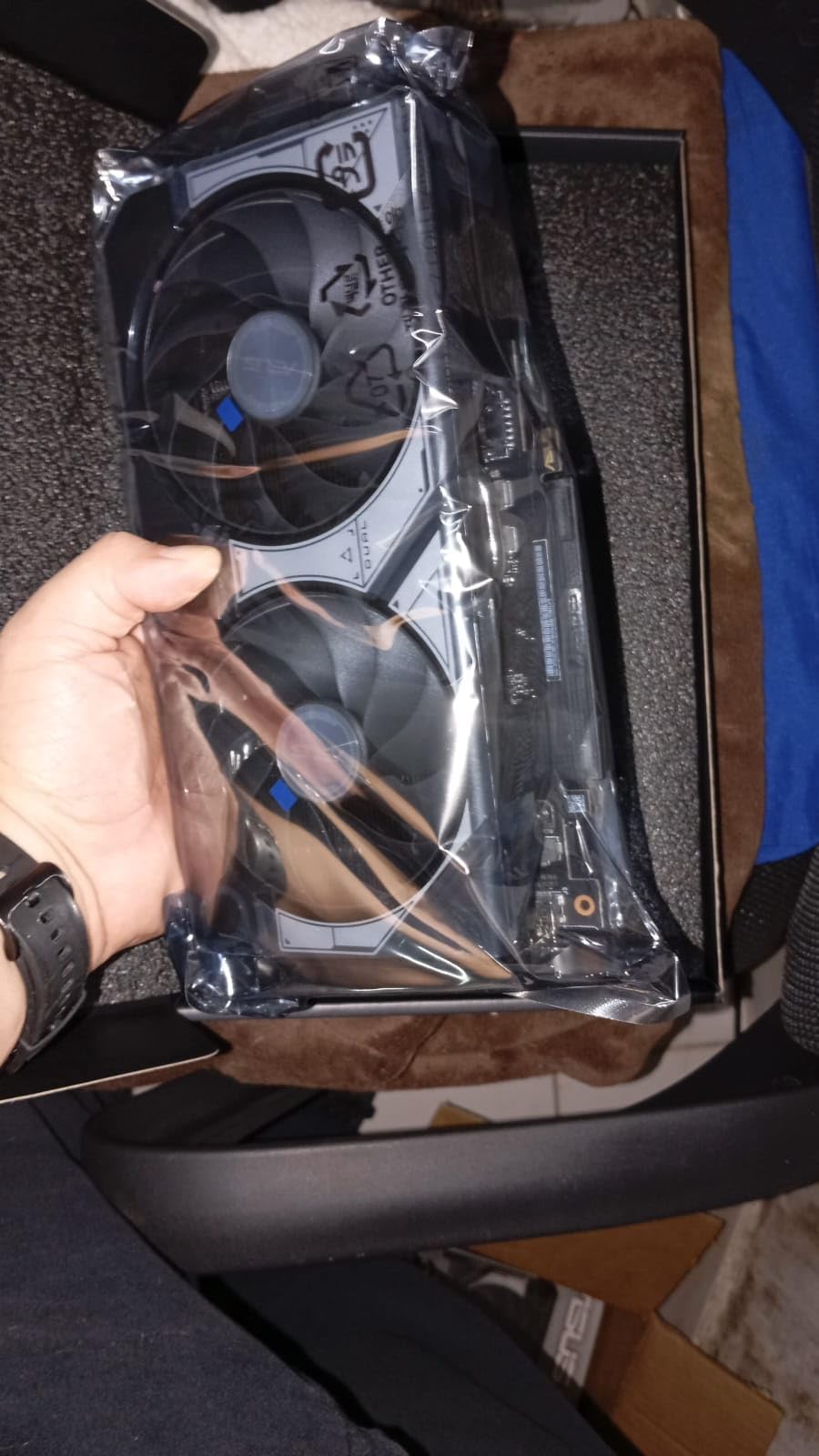 ASUS Dual GeForce RTX 5060 8GB GDDR7 OC Edition (PCIe 5.0, 8GB GDDR7, DLSS 4, HDMI 2.1b, DisplayPort 2.1b, 2.5-Slot Design, Axial-tech Fan Design, 0dB Technology, and More) customer photo 2