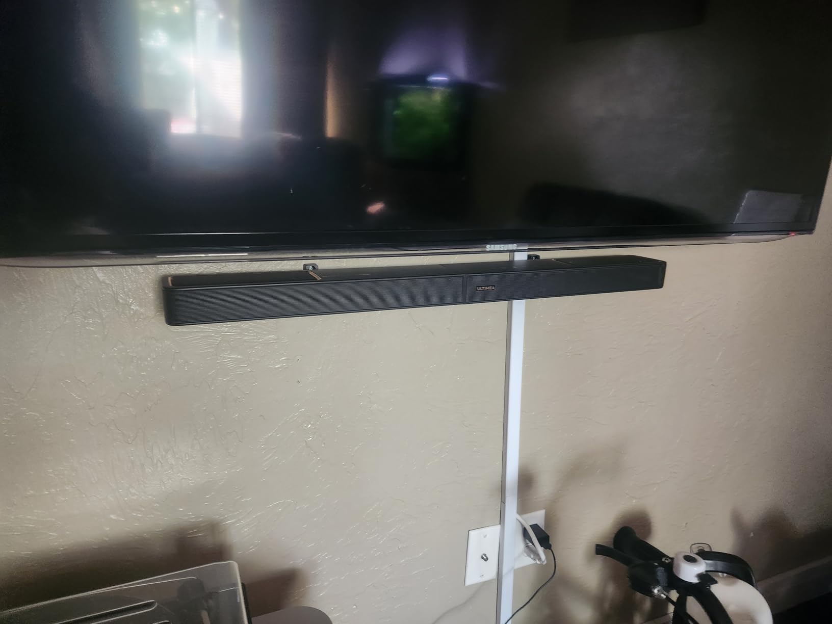 ULTIMEA 3.1.2ch Sound Bar with Subwoofer, Dolby Atmos, Surround Sound System for TV with 6.5 inch Subwoofer, Sound Bar for Smart TV, Soundbar for Home Theater, BT 5.4, HDMI eARC, Skywave F30 Boom Customer Review ULTIMEA 3.1.2ch Sound Bar with Subwoofer, Dolby Atmos, Surround Sound System for TV with 6.5 inch Subwoofer, Sound Bar for Smart TV, Soundbar for Home Theater, BT 5.4, HDMI eARC, Skywave F30 Boom - Customer Photo 2