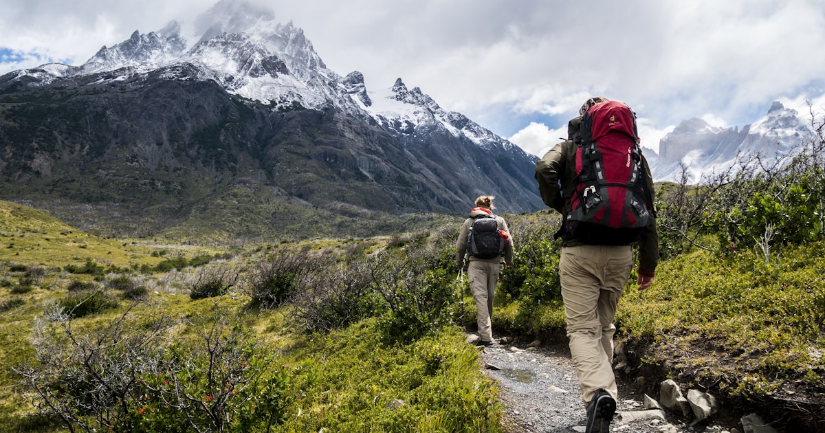 Hiking In Leggings: Complete Guide to Choosing the Best Trail-Ready Bottoms