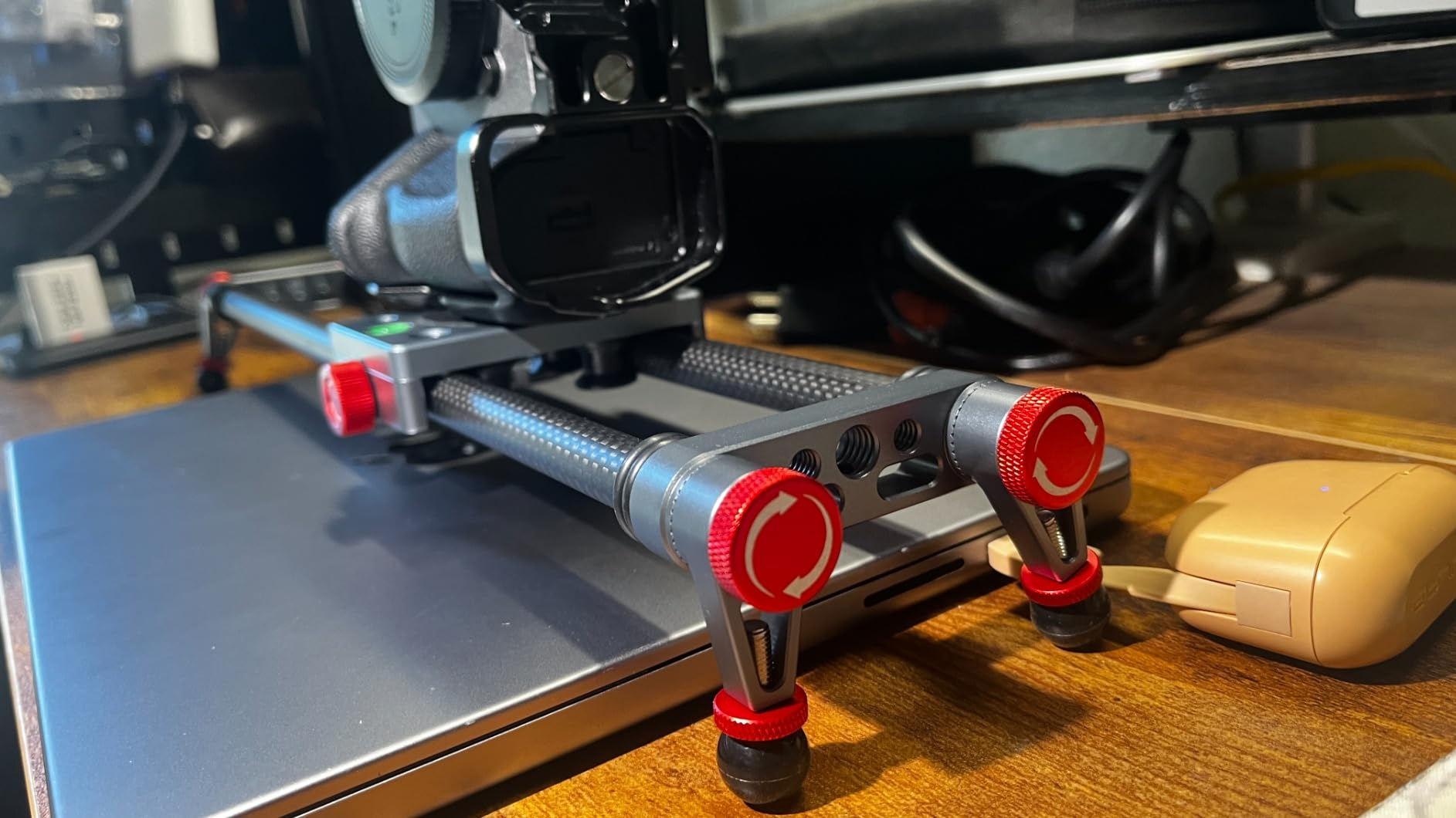 NEEWER 16in/40cm Carbon Fiber Camera Slider with 360 Degree Ball Head/Phone Clamp/Action Camera Mount, Dolly Rail Track with 4 Bearings & Adjustable Legs, Compatible with GoPro Insta360 iPhone Android, CS1M Customer Review NEEWER 16in/40cm Carbon Fiber Camera Slider with 360 Degree Ball Head/Phone Clamp/Action Camera Mount, Dolly Rail Track with 4 Bearings & Adjustable Legs, Compatible with GoPro Insta360 iPhone Android, CS1M - Customer Photo 1